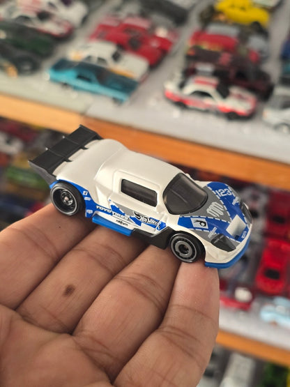 Hot Wheels Mad Mike Drift Attack - White (Uncarded) - Kinder Logs
