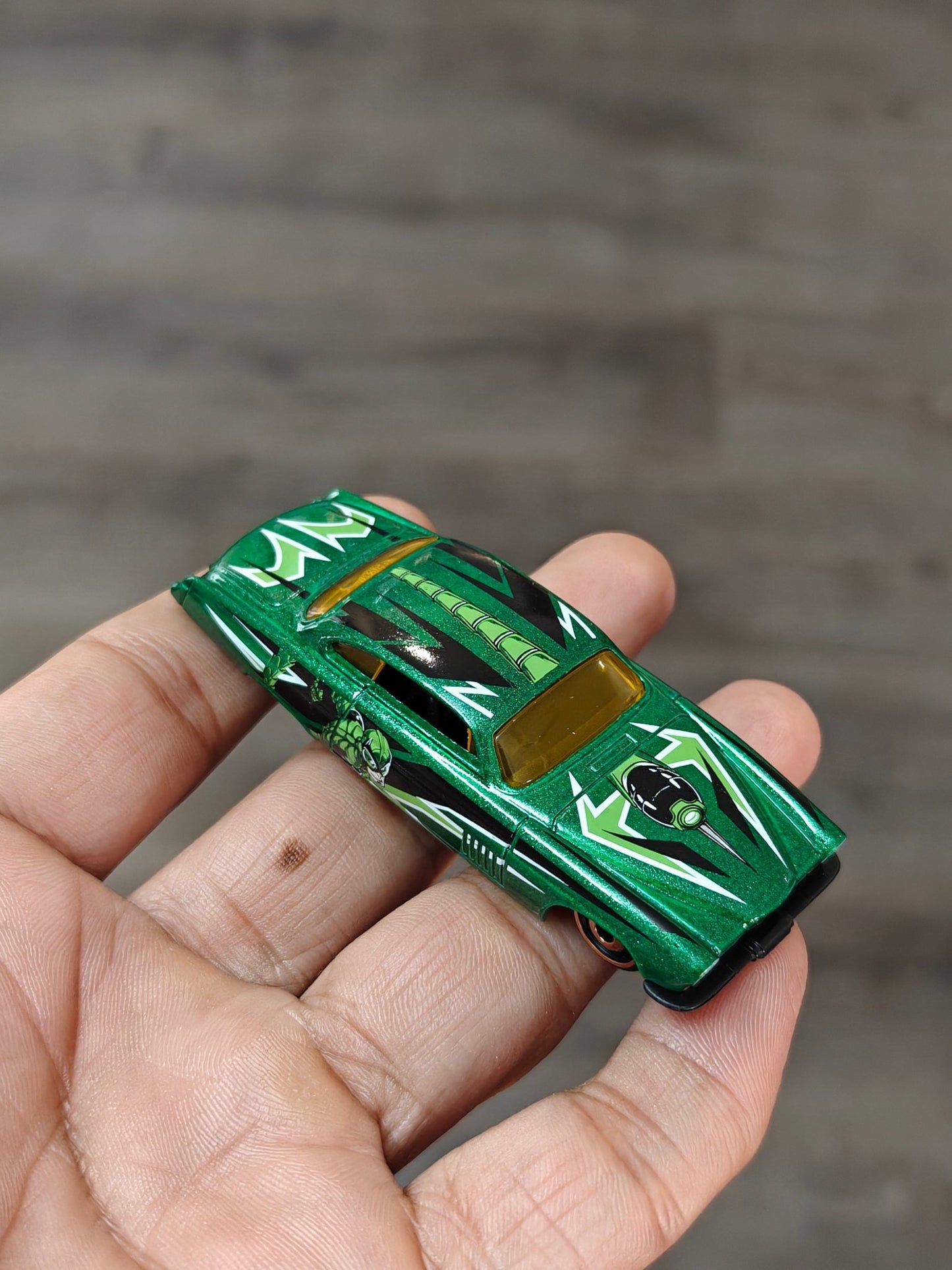 Hot Wheels Marvel Spider - Man Fish'd & Chip'd (Uncarded - New) - Kinder Logs