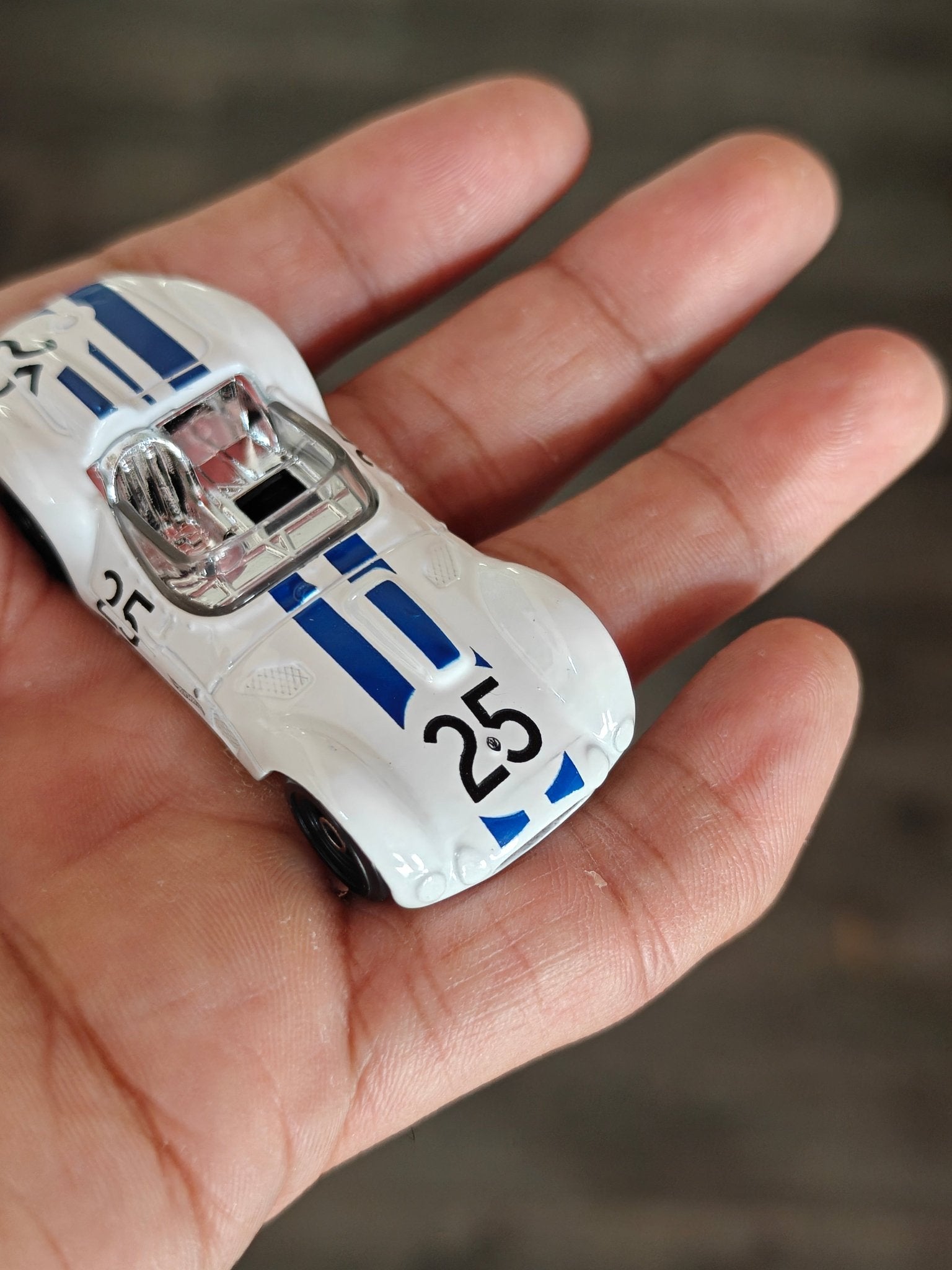 Hot Wheels Maserati Tipo 61 (White) - Kinder Logs