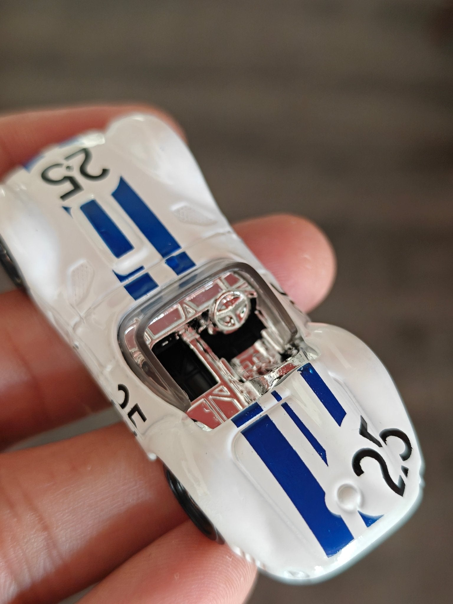 Hot Wheels Maserati Tipo 61 (White) - Kinder Logs