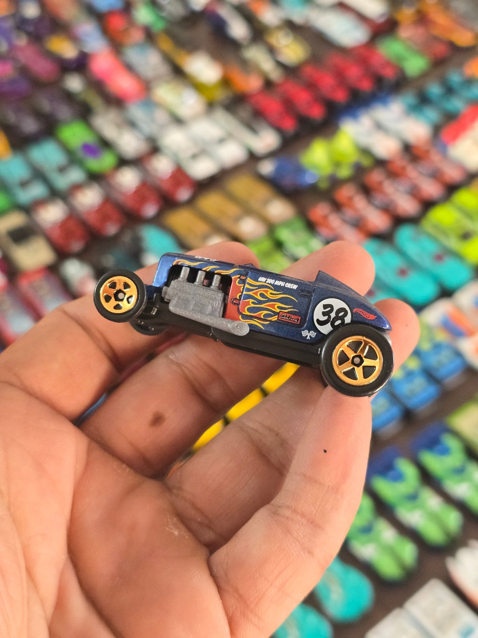 Hot Wheels Max Steel - Dark Blue (Uncarded - New) - Kinder Logs