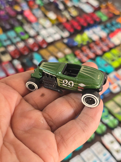 Hot Wheels Max Steel - Green (Uncarded - New) - Kinder Logs