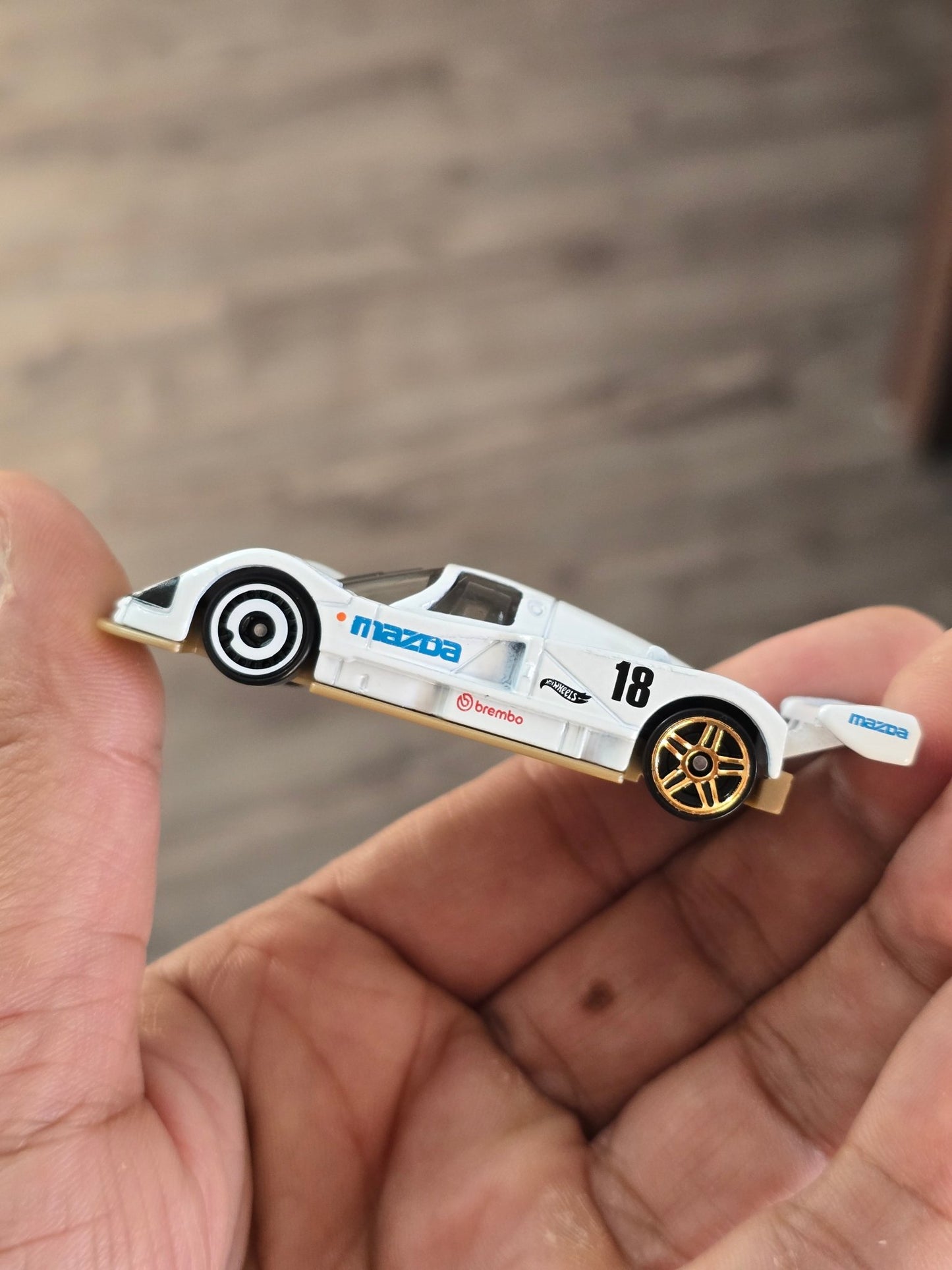 Hot Wheels Mazda 787B - White (Uncarded - New) - Kinder Logs