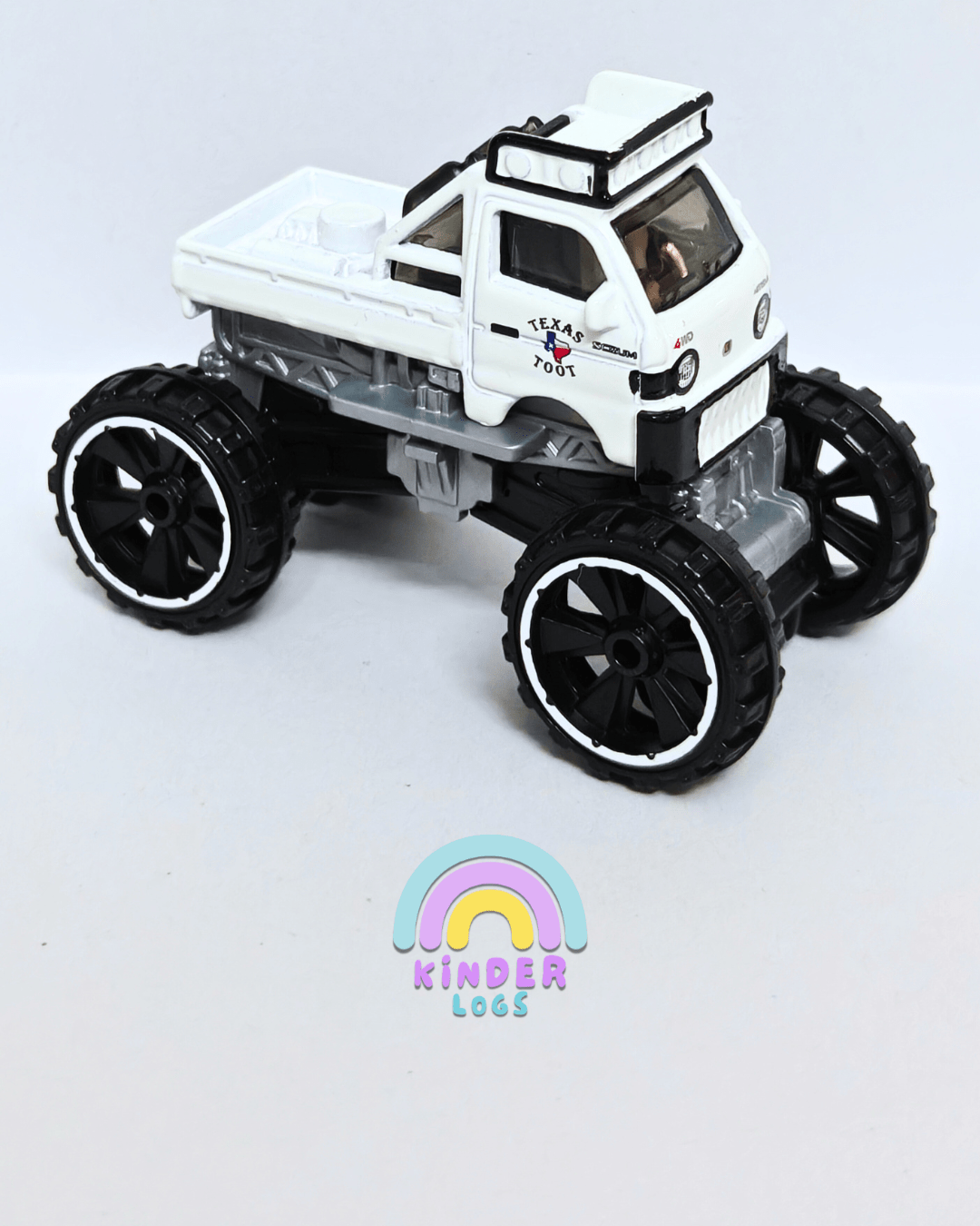 Hot Wheels Mazda Autozam - White Imported (Uncarded - New) - Kinder Logs