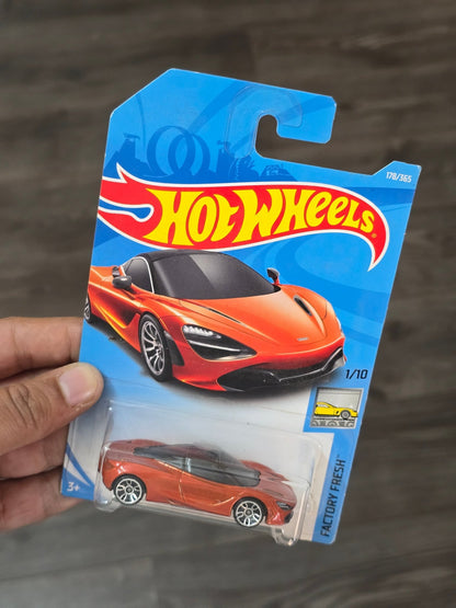 Hot Wheels McLaren 720S - Orange (2018 Card) - Kinder Logs