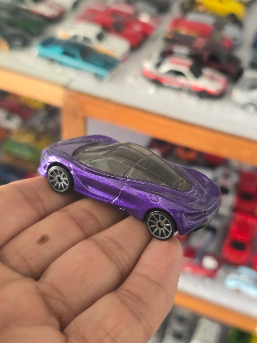 Hot Wheels McLaren 720S - Purple (Uncarded) - Kinder Logs