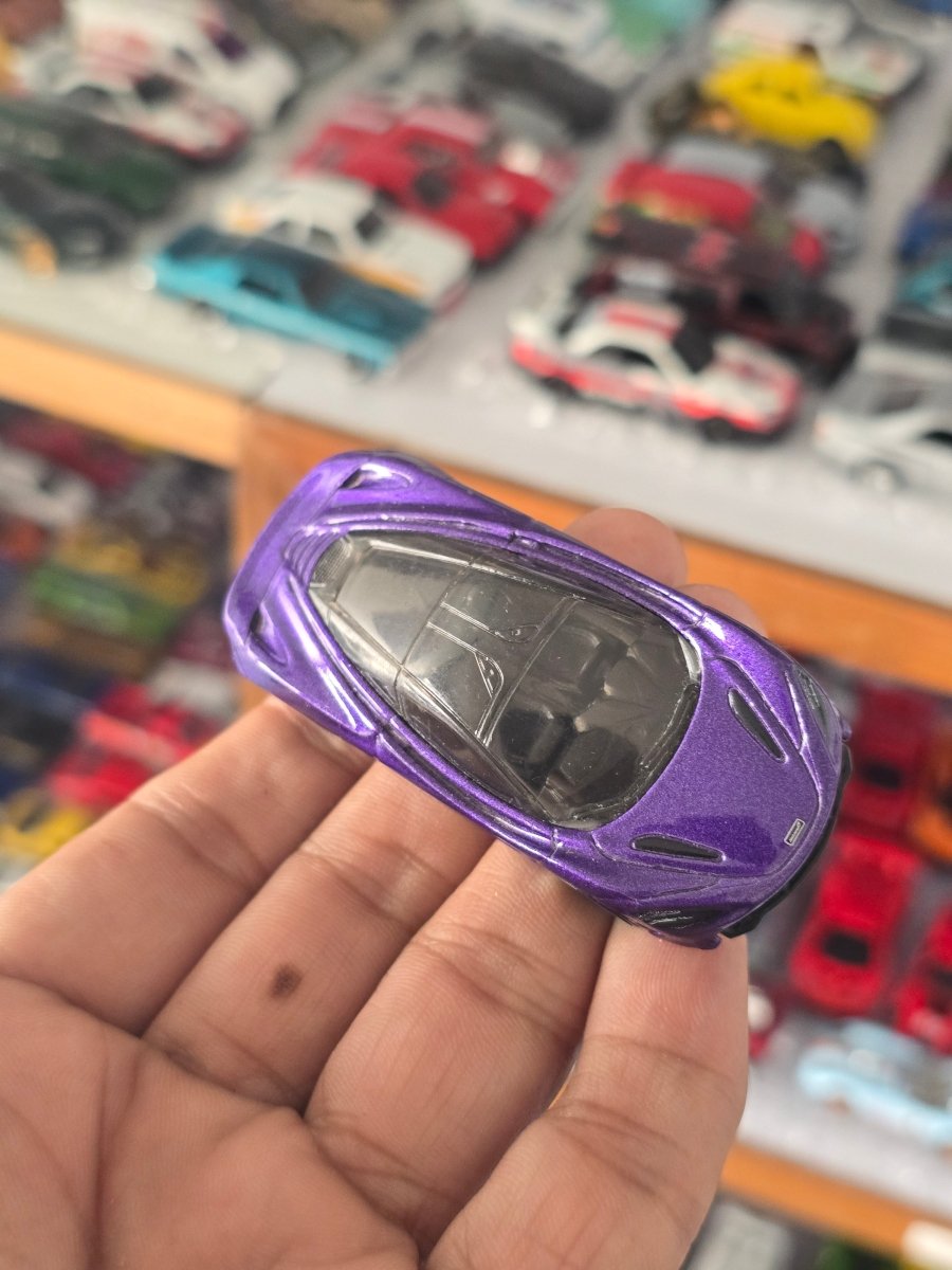 Hot Wheels McLaren 720S - Purple (Uncarded) - Kinder Logs