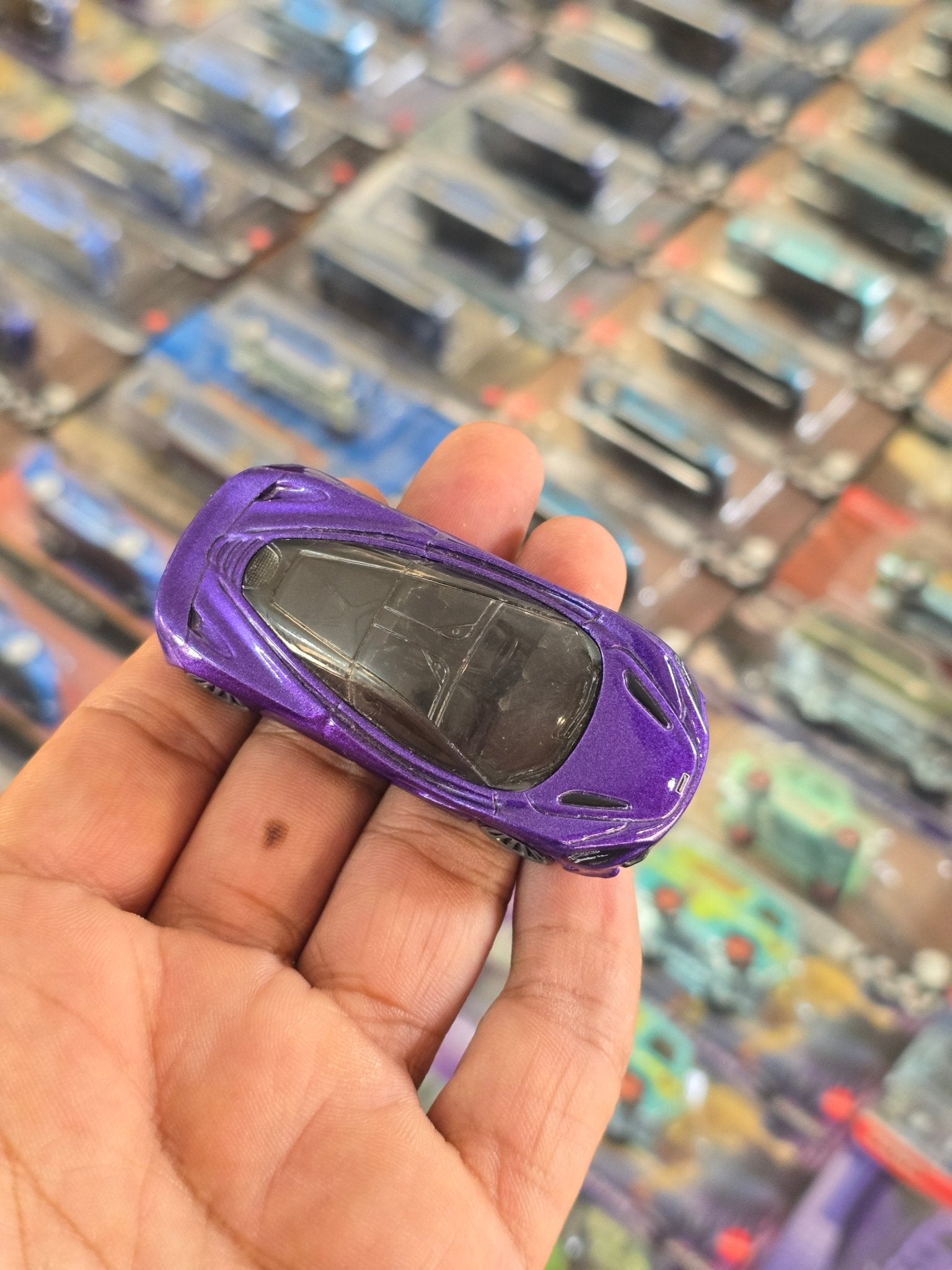 Hot Wheels McLaren 720S - Purple (Uncarded) - Kinder Logs