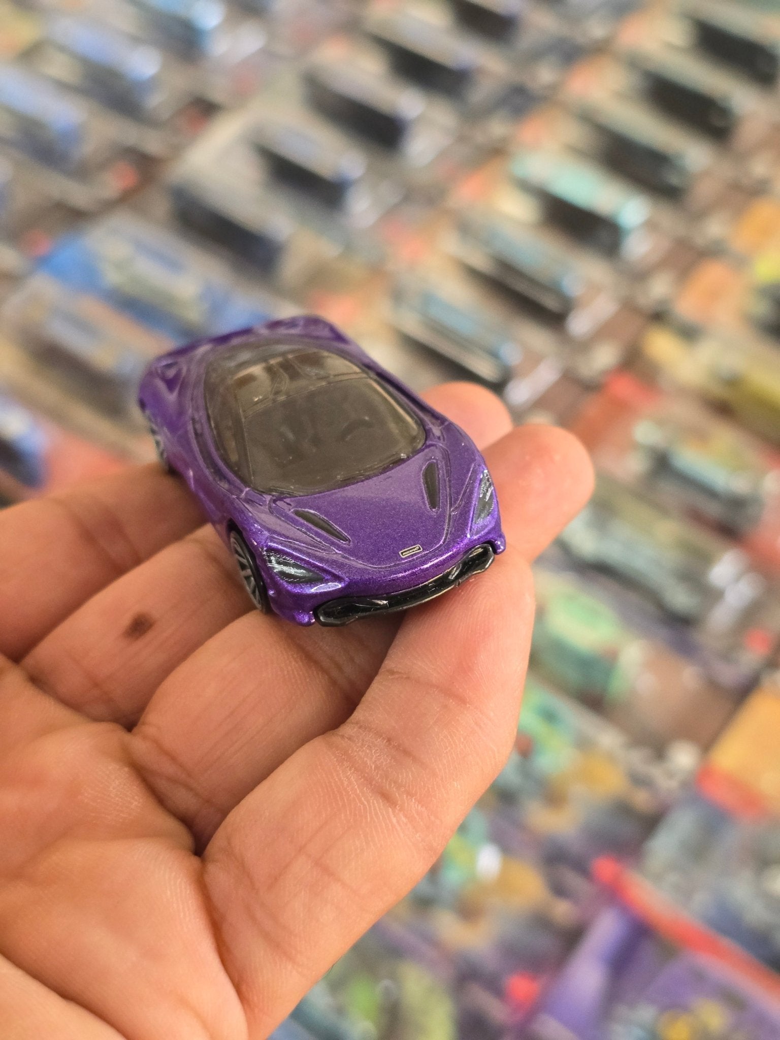 Hot Wheels McLaren 720S - Purple (Uncarded) - Kinder Logs