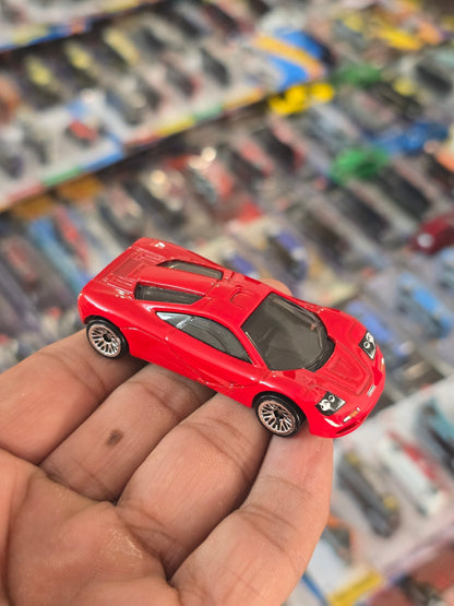 Hot Wheels McLaren F1 - Red (Uncarded) - Kinder Logs