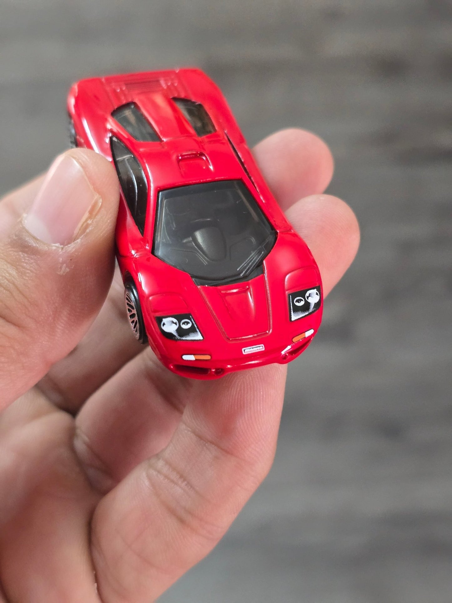 Hot Wheels McLaren F1 - Red (Uncarded - New) - Kinder Logs