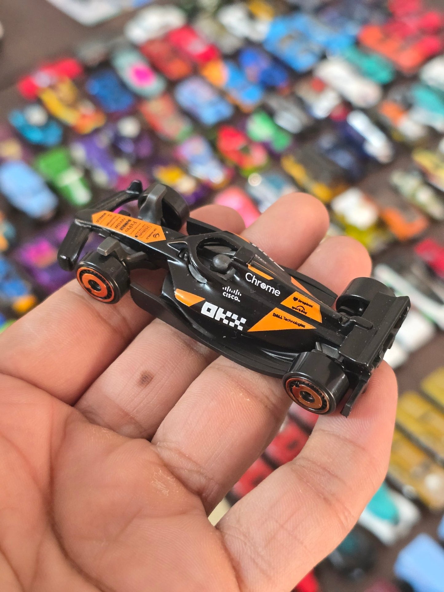 Hot Wheels McLaren Formula 1 Team Car (Uncarded - New) - Kinder Logs