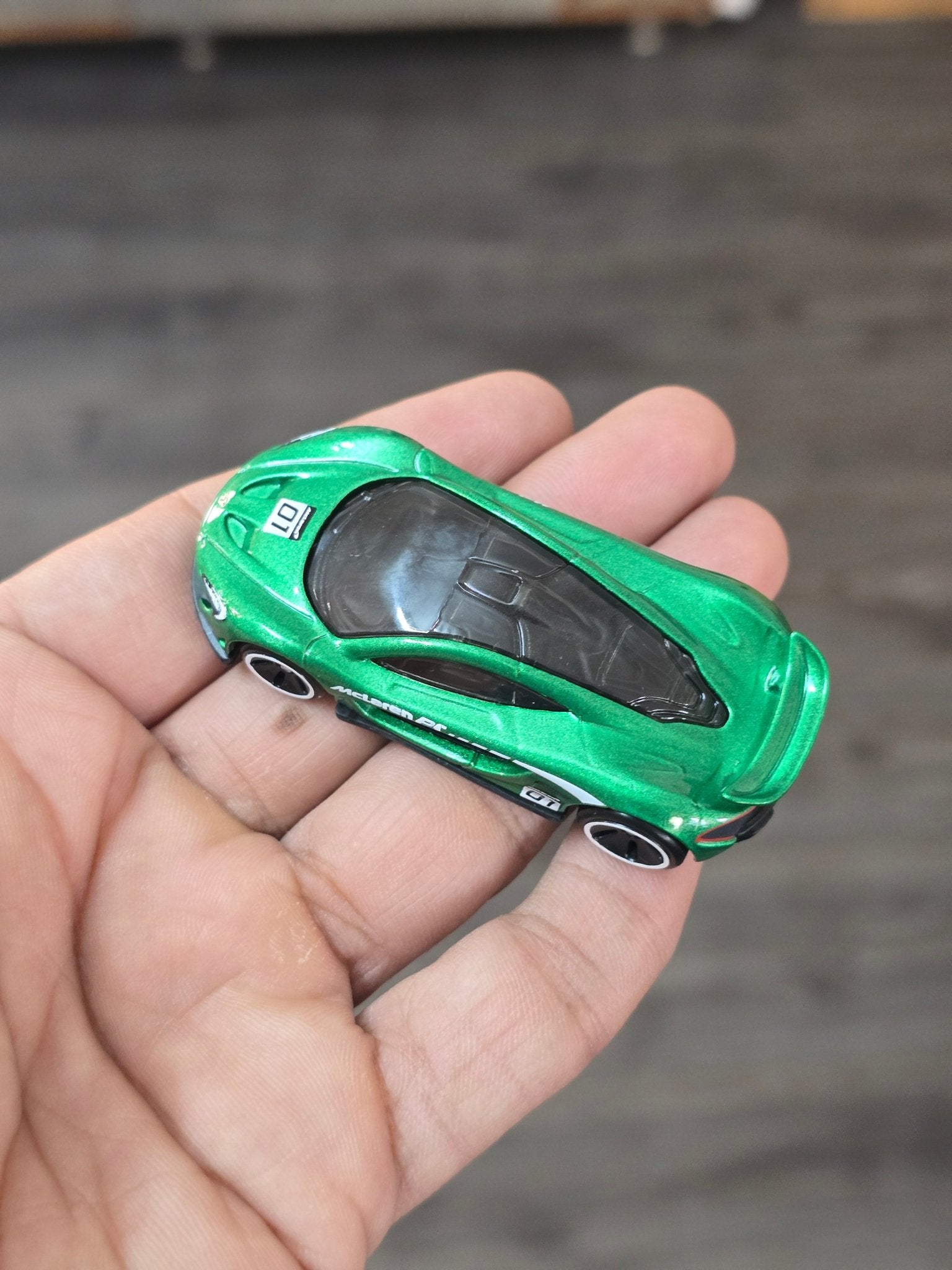 Hot Wheels McLaren P1 - Hybrid Speed (Uncarded - New) - Kinder Logs