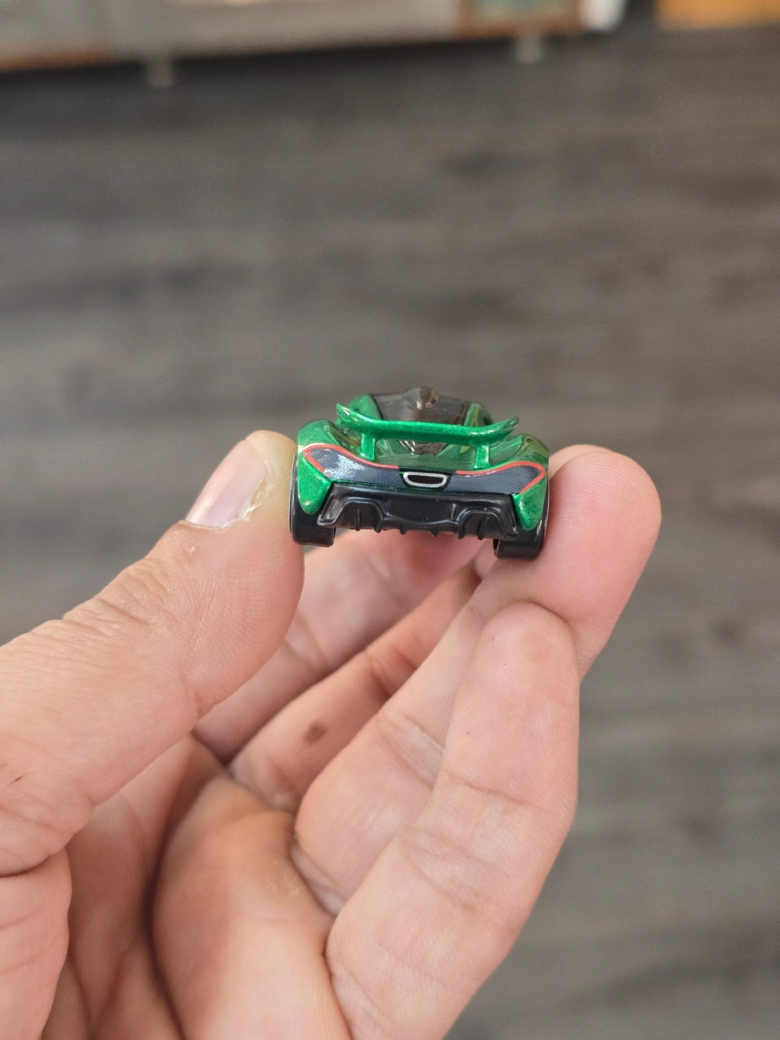 Hot Wheels McLaren P1 - Hybrid Speed (Uncarded - New) - Kinder Logs