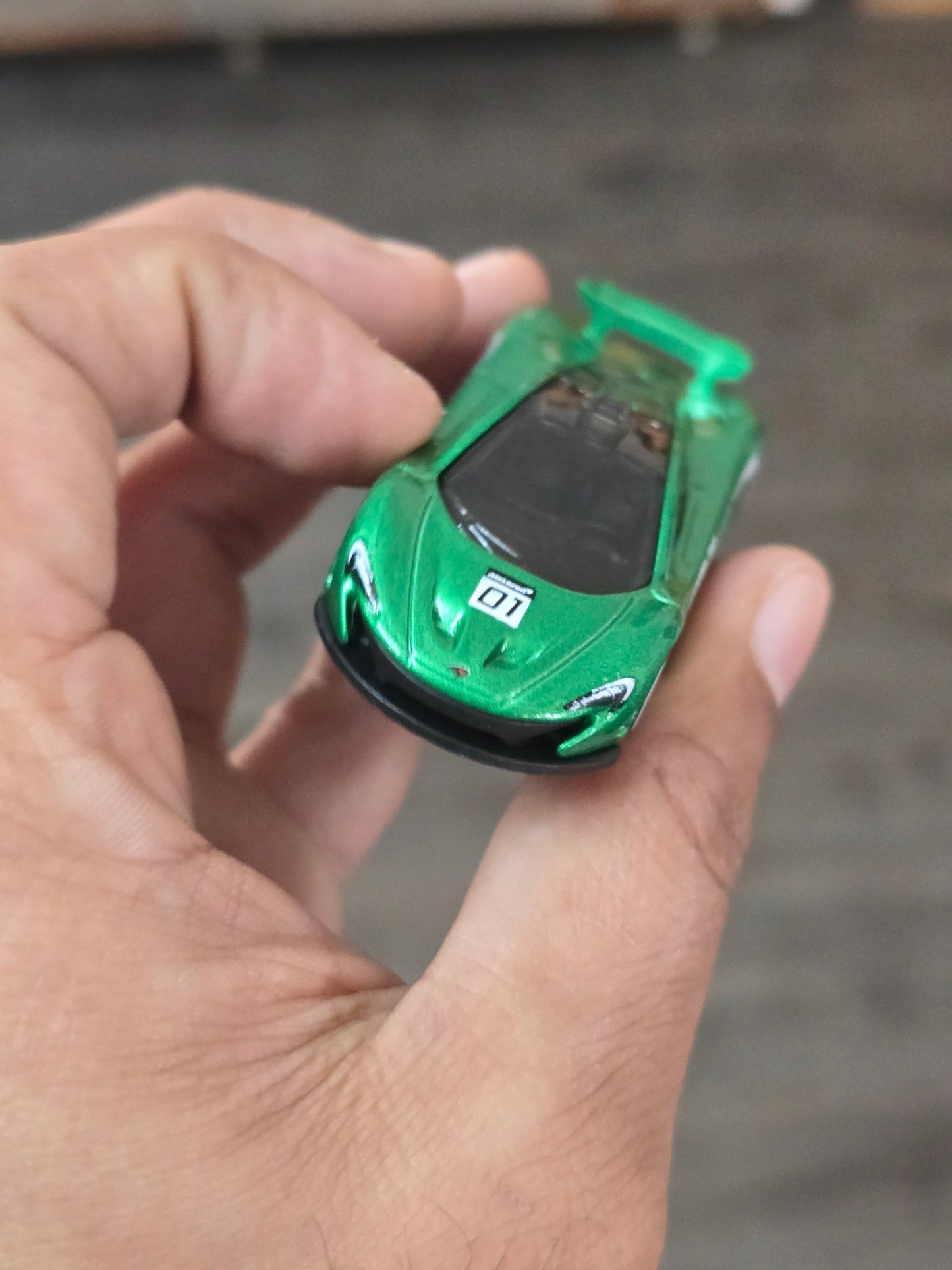 Hot Wheels McLaren P1 - Hybrid Speed (Uncarded - New) - Kinder Logs