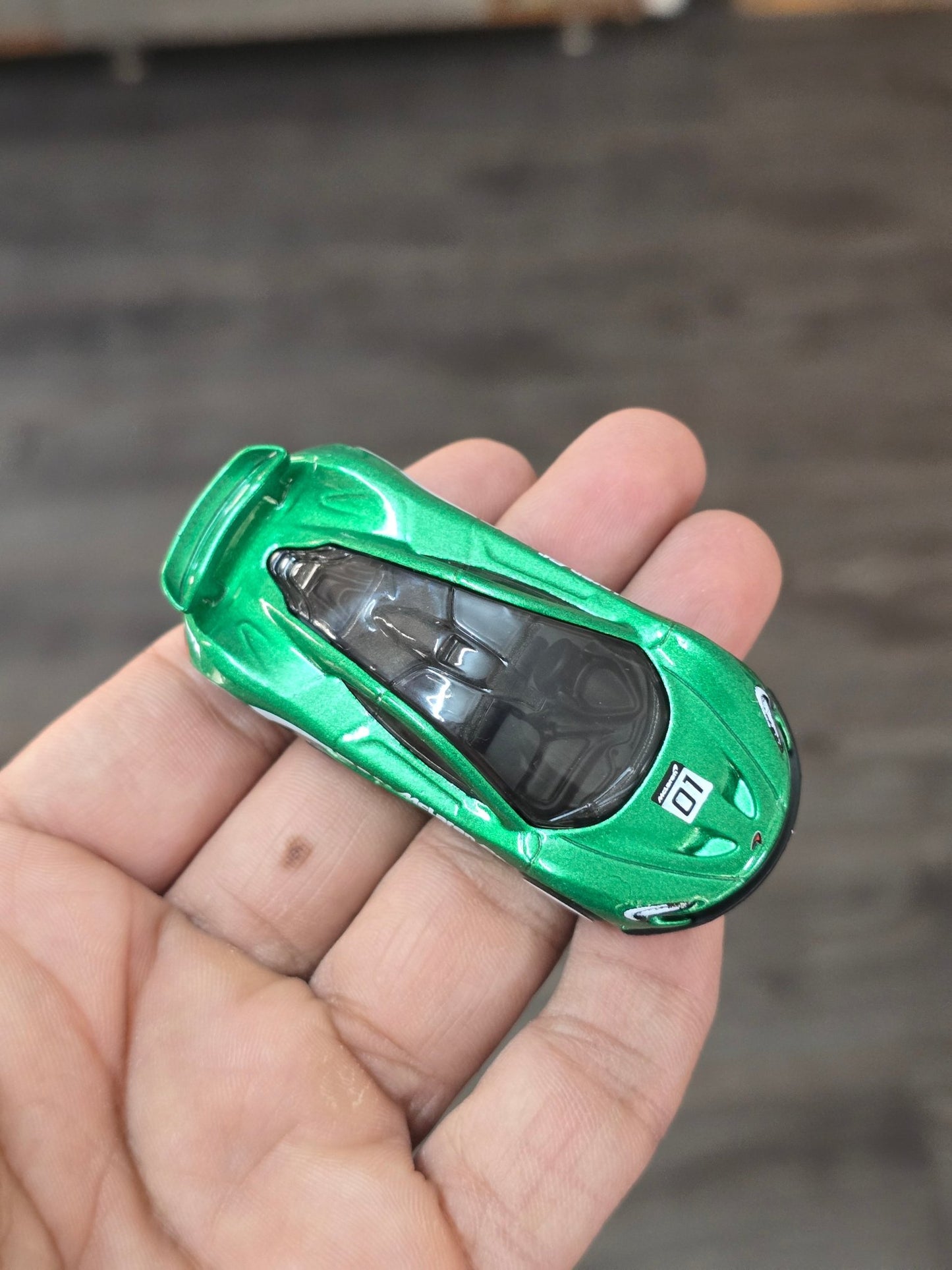 Hot Wheels McLaren P1 - Hybrid Speed (Uncarded - New) - Kinder Logs