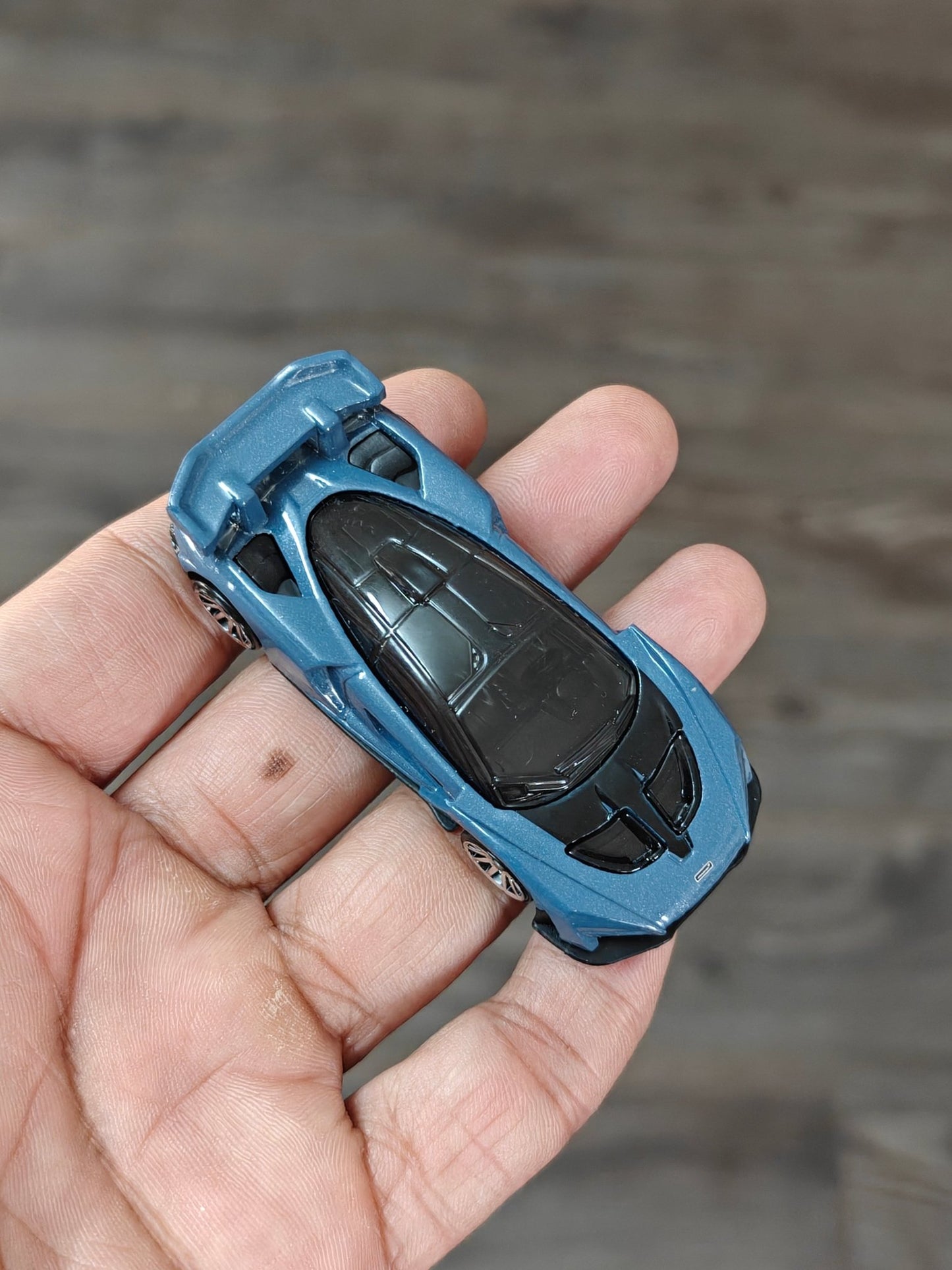 Hot Wheels McLaren Senna - Blue (Uncarded - New) - Kinder Logs