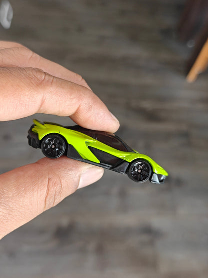 Hot Wheels McLaren W1 - Green (Uncarded - New) - Kinder Logs