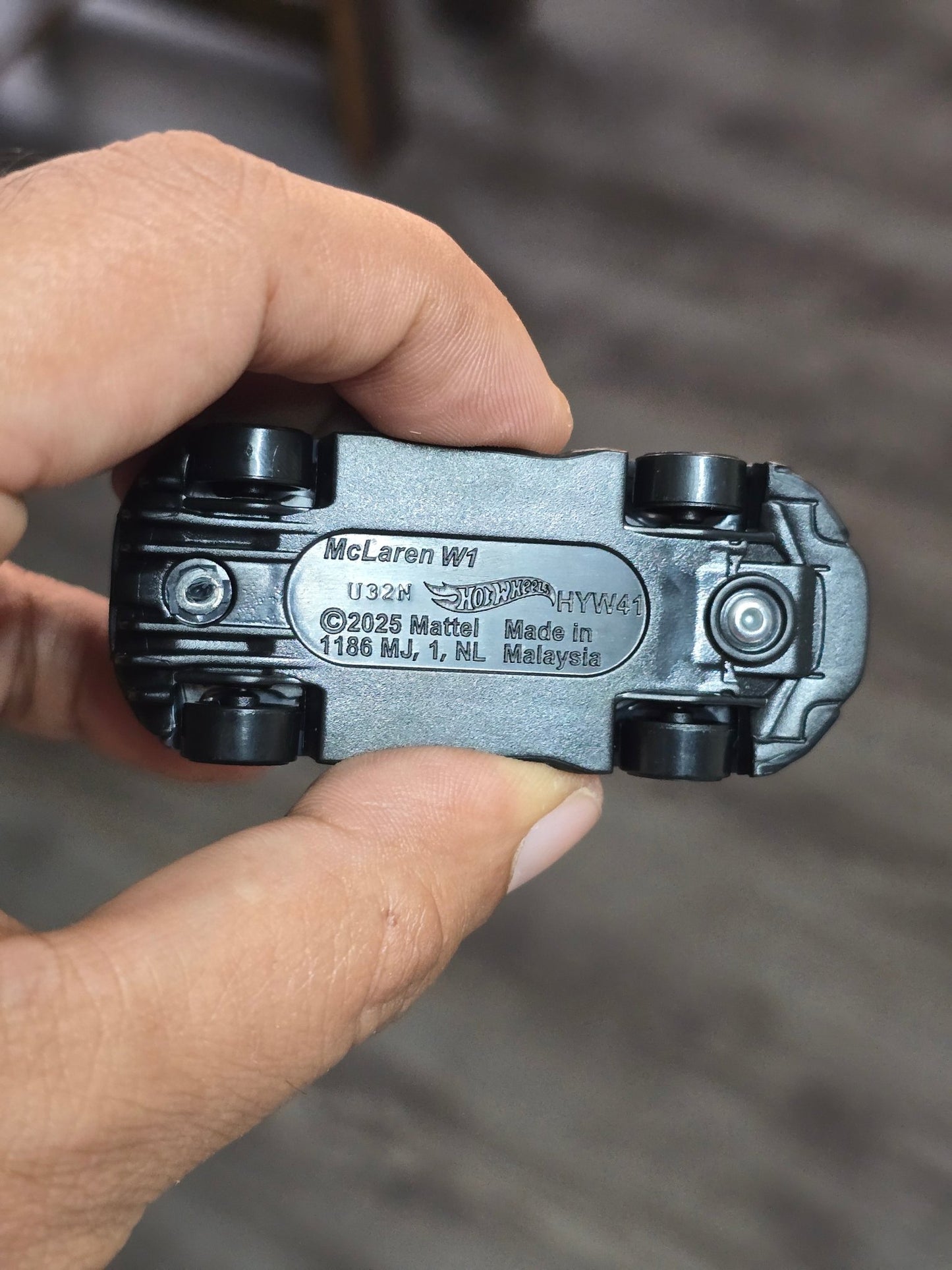 Hot Wheels McLaren W1 - Grey (Uncarded - New) - Kinder Logs