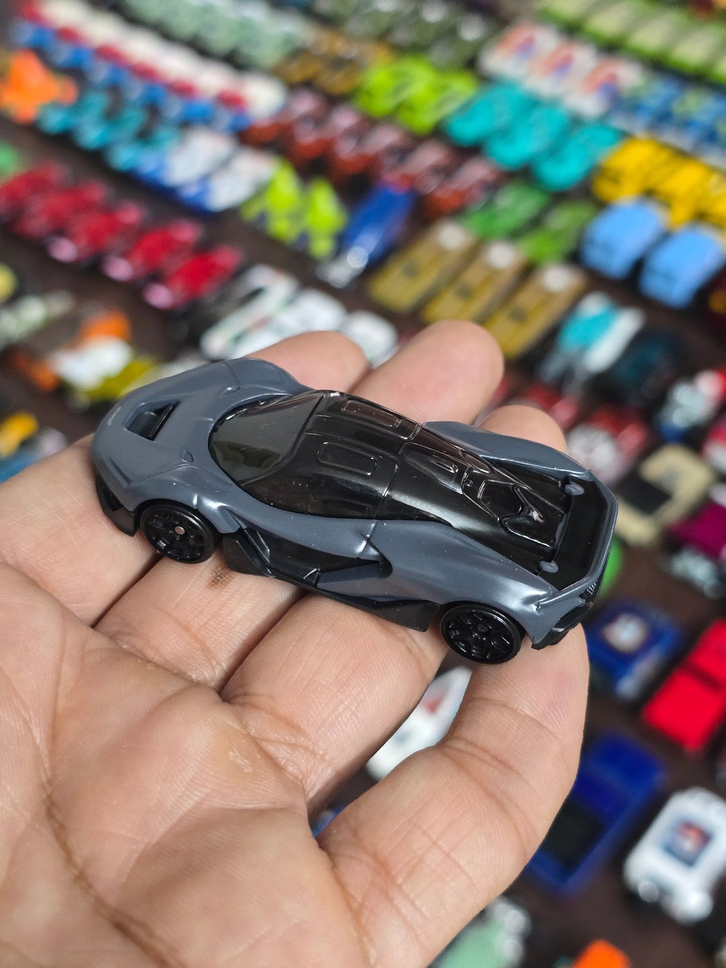 Hot Wheels McLaren W1 - Grey (Uncarded - New) - Kinder Logs