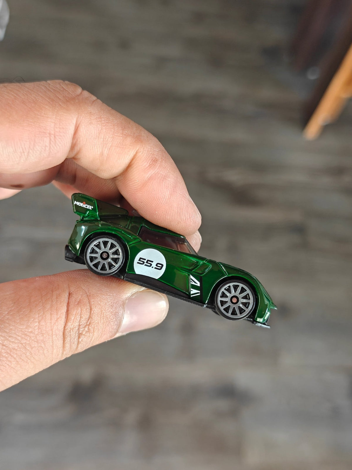Hot Wheels McMurtry Spéirling - Green (Uncarded - New) - Kinder Logs