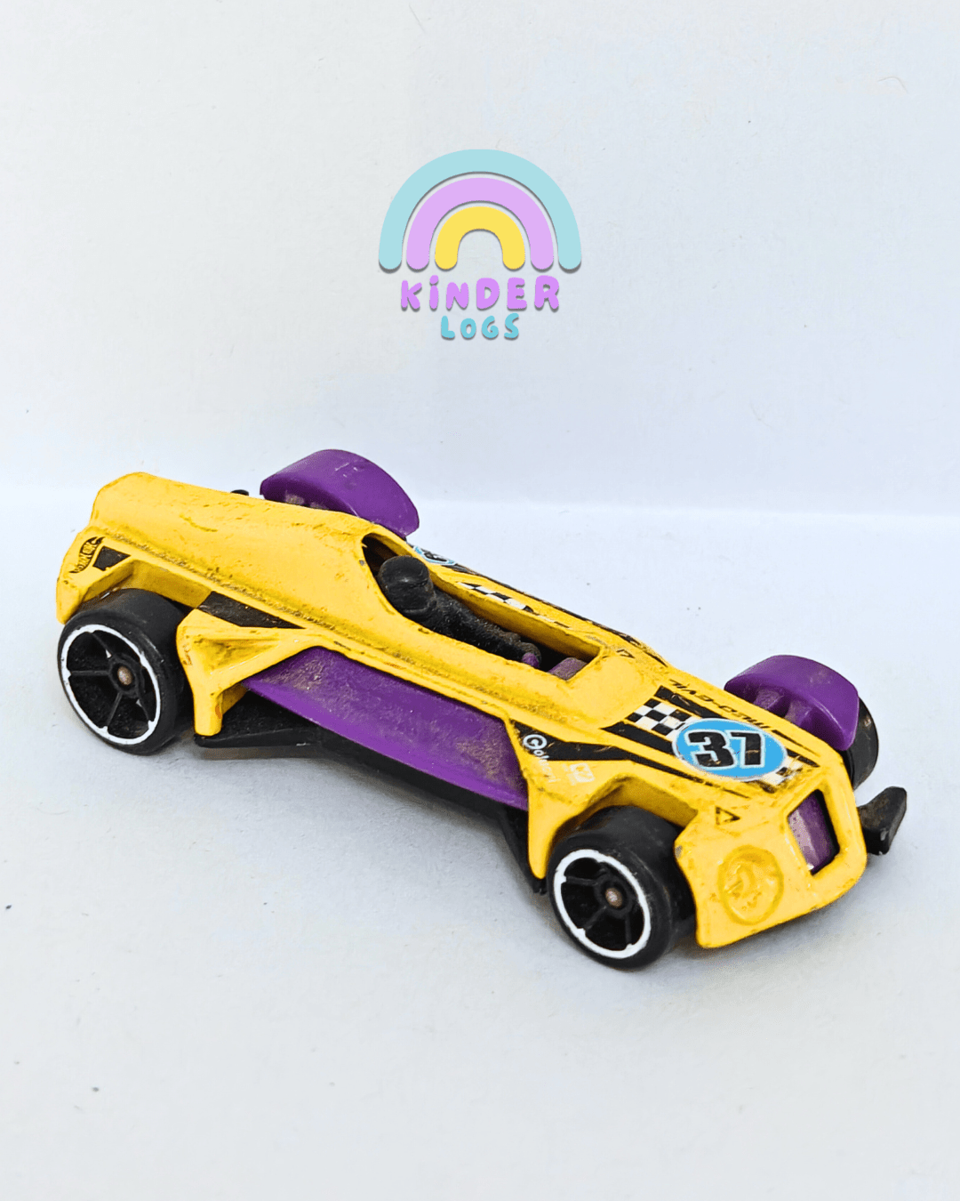 Hot Wheels Med - Evil - Yellow (Pre - Owned Car) - Kinder Logs