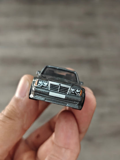 Hot Wheels Mercedes-Benz 500 E - Metallic Grey (Uncarded) - Kinder Logs