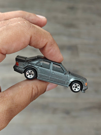 Hot Wheels Mercedes-Benz 500 E - Metallic Grey (Uncarded) - Kinder Logs