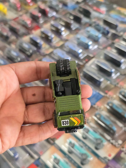 Hot Wheels Mercedes - Benz UNIMOG 1300L - Green (Uncarded) - Kinder Logs