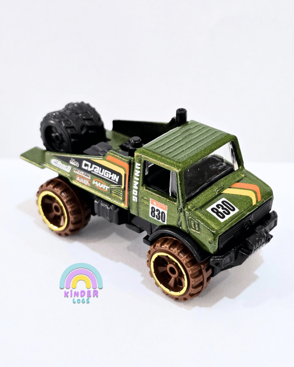 Hot Wheels Mercedes - Benz UNIMOG 1300L - Green (Uncarded) - Kinder Logs