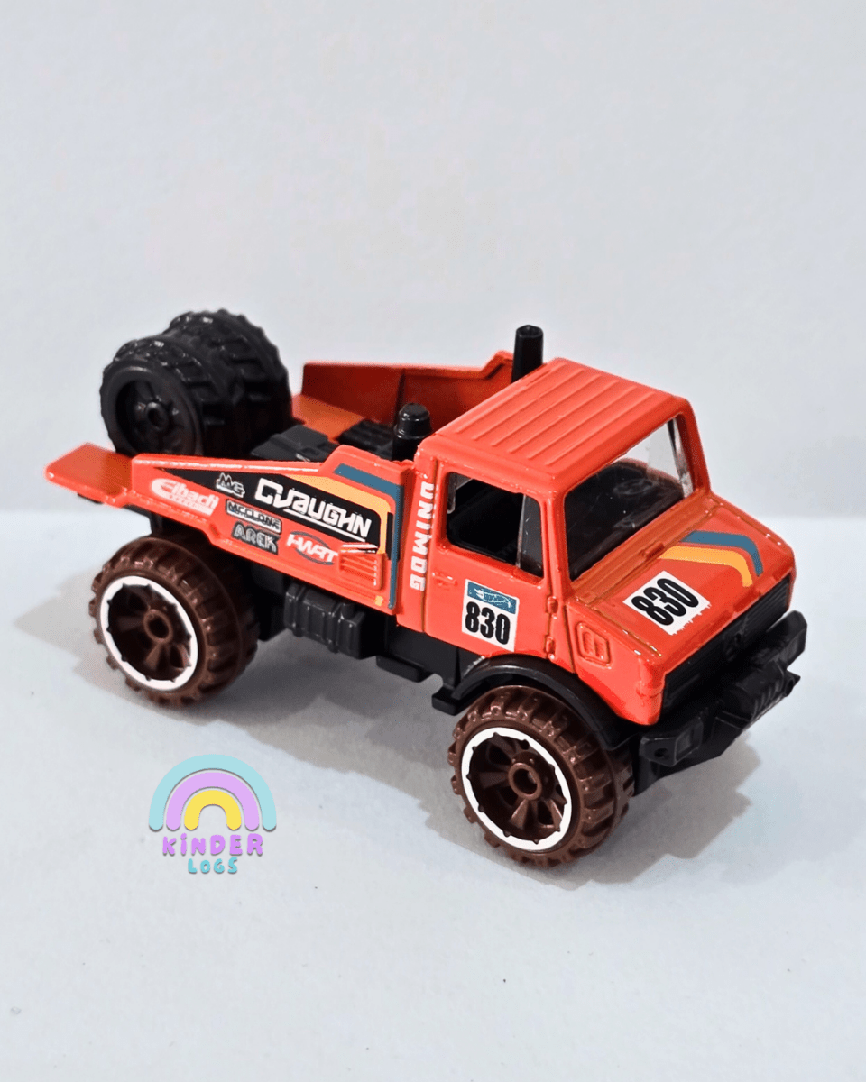 Hot Wheels Mercedes - Benz UNIMOG 1300L - Orange (Uncarded) - Kinder Logs