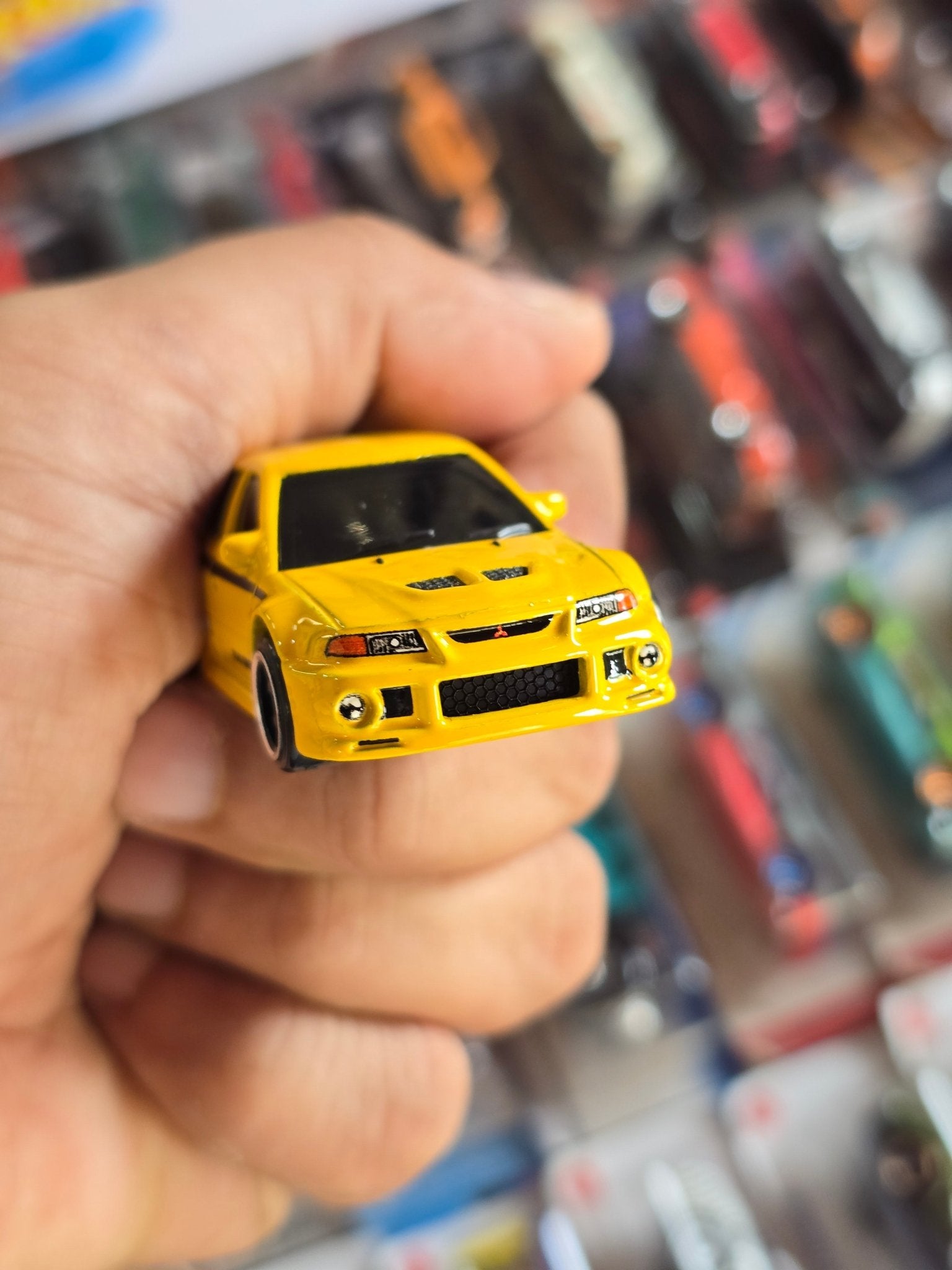 Hot Wheels Mitsubishi Lancer Evolution VI - Yellow (Uncarded) - Kinder Logs