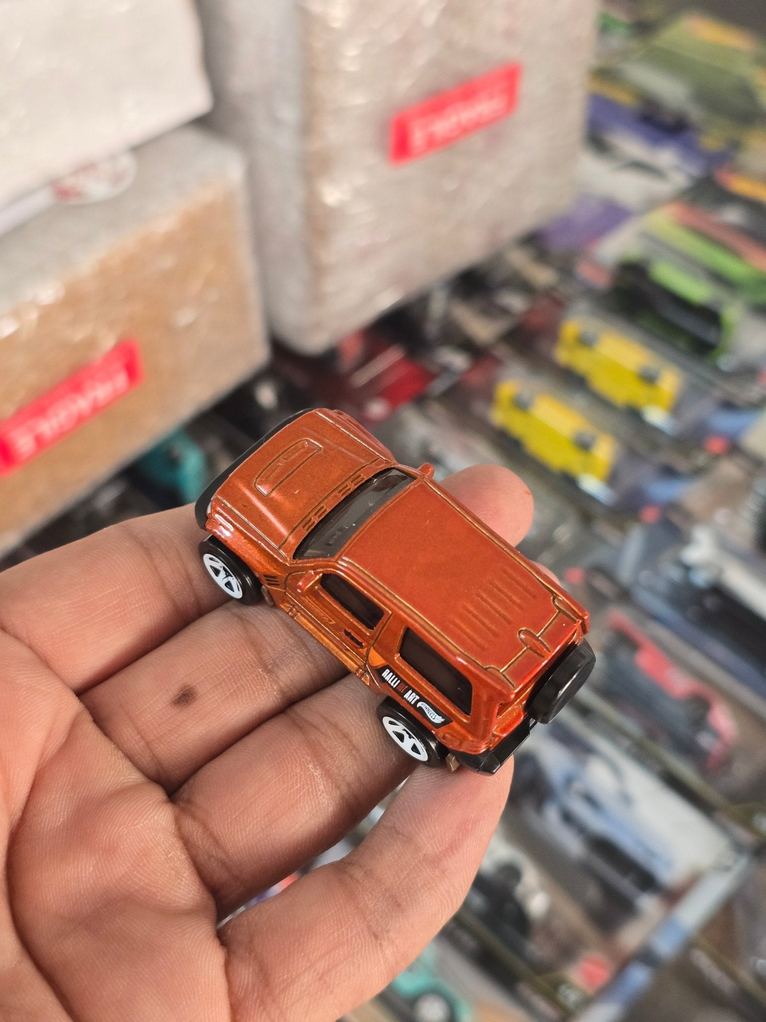 Hot Wheels Mitsubishi Pajero Evolution - Red (Uncarded) - Kinder Logs