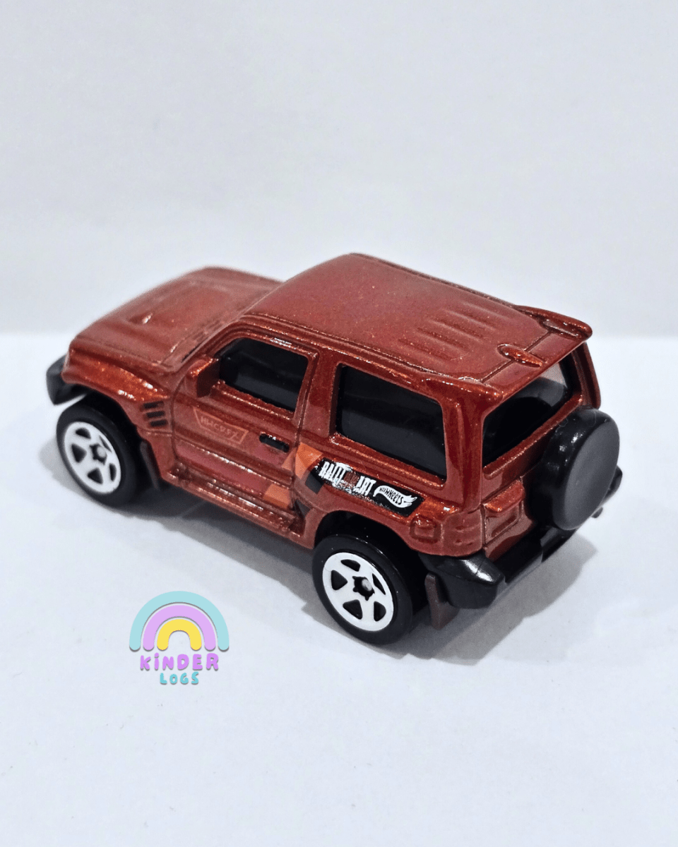 Hot Wheels Mitsubishi Pajero Evolution - Red (Uncarded) - Kinder Logs