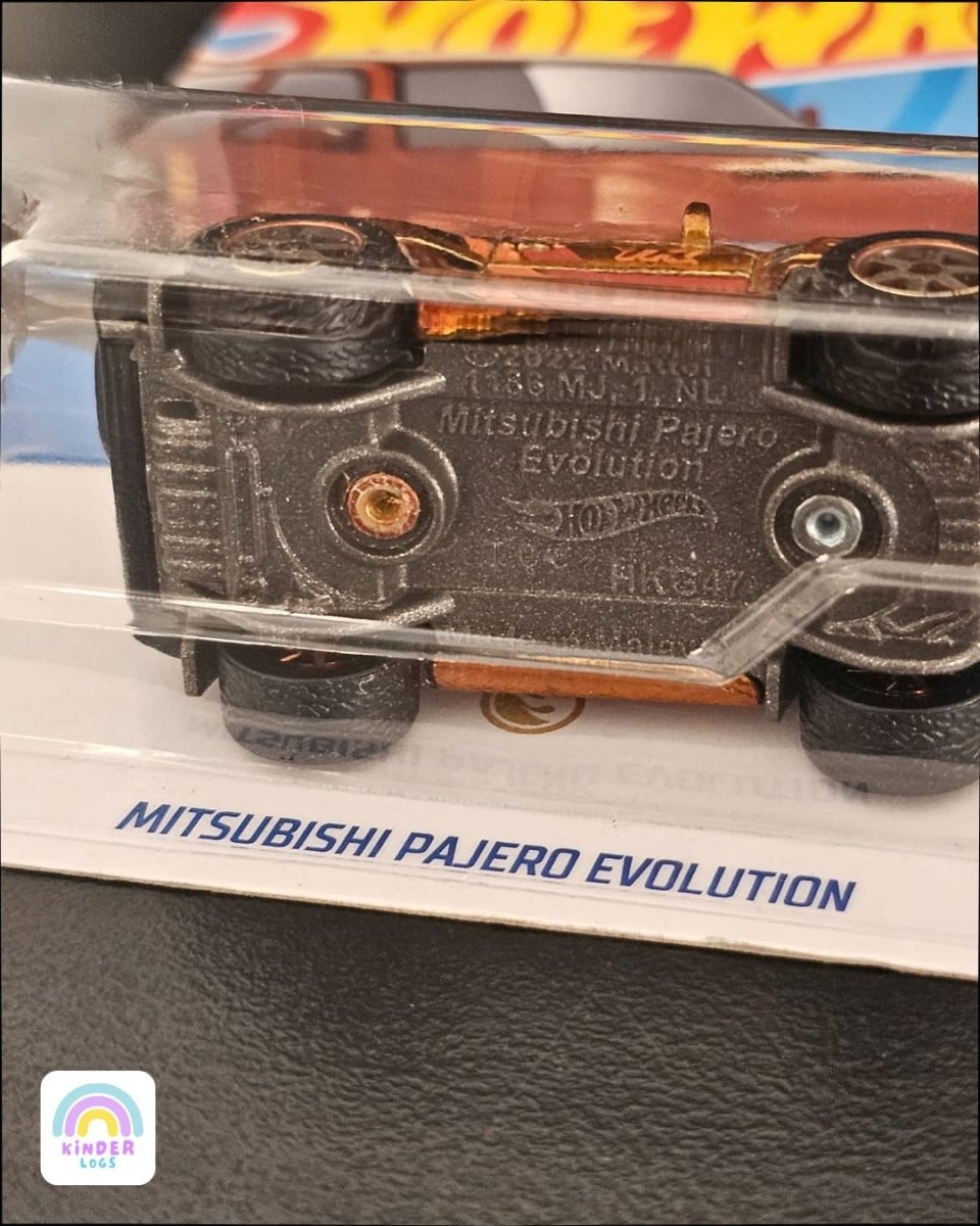 Hot Wheels Mitsubishi Pajero Evolution - Super Treasure Hunt (STH) - Kinder Logs