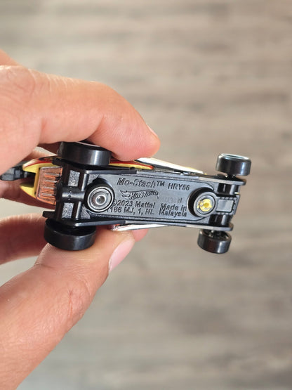 Hot Wheels Mo - Stash - Light Yellow (Uncarded - New) - Kinder Logs