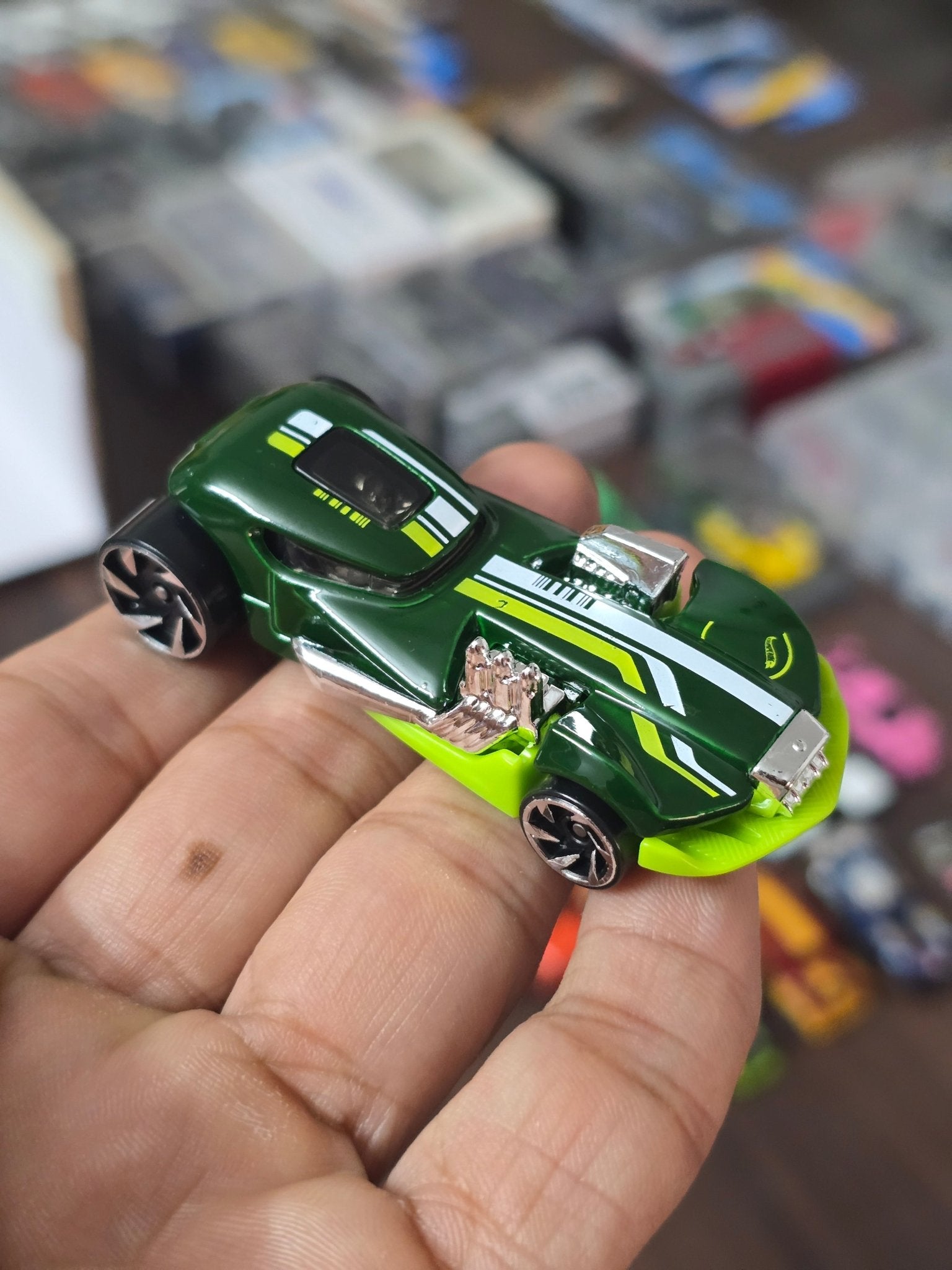 Hot Wheels Mod Mill - Green (Uncarded - New) - Kinder Logs