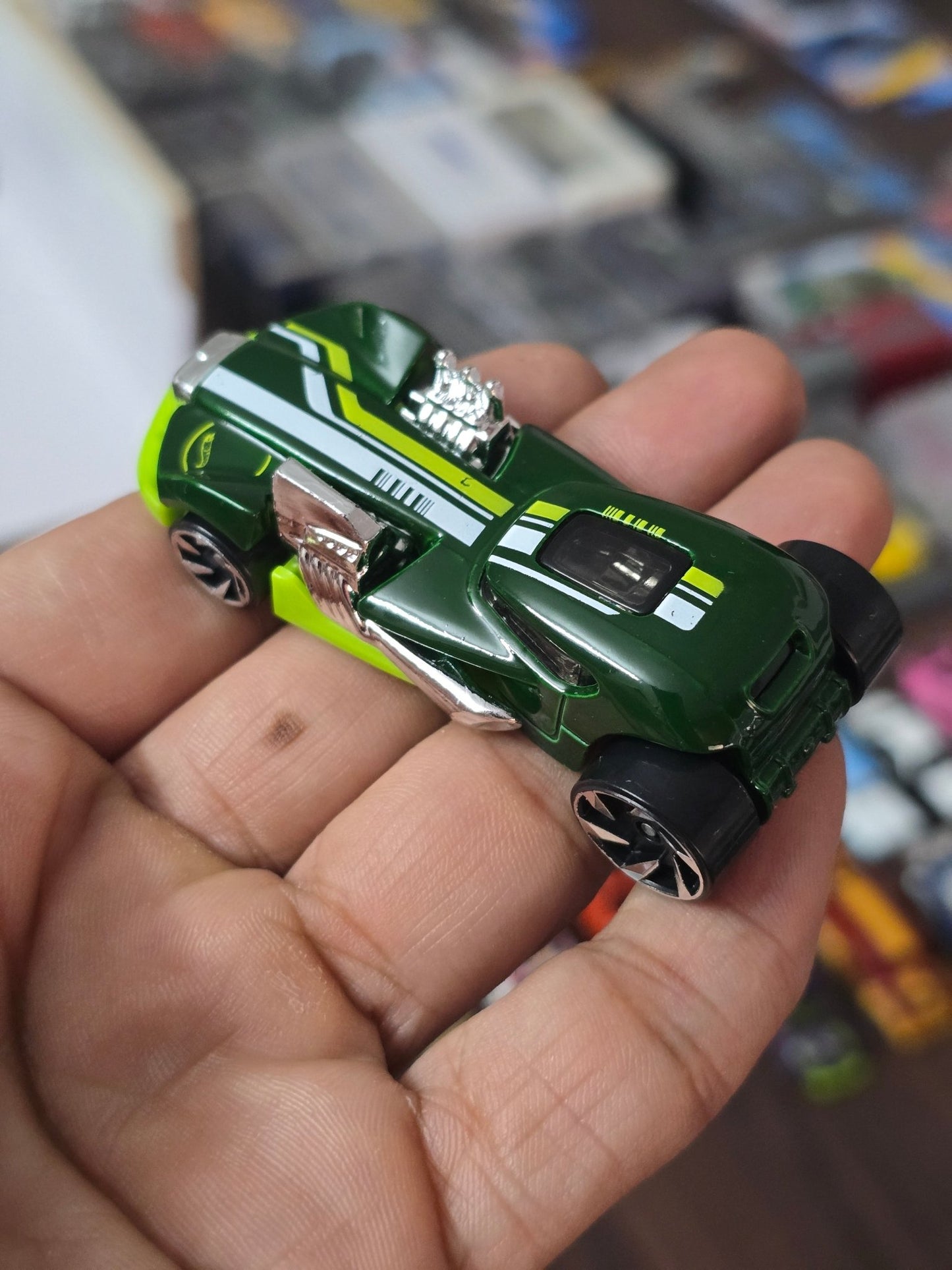 Hot Wheels Mod Mill - Green (Uncarded - New) - Kinder Logs