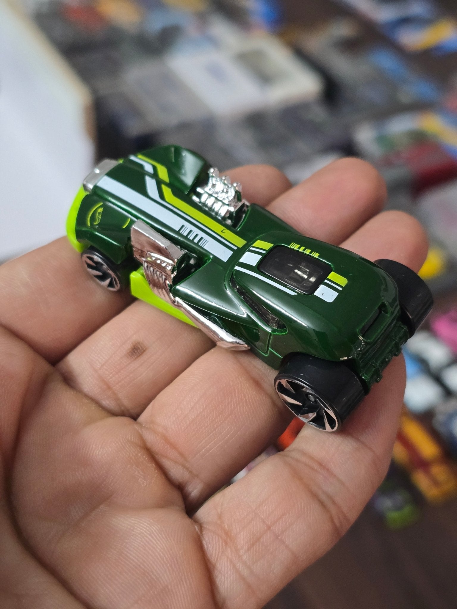Hot Wheels Mod Mill - Green (Uncarded - New) - Kinder Logs