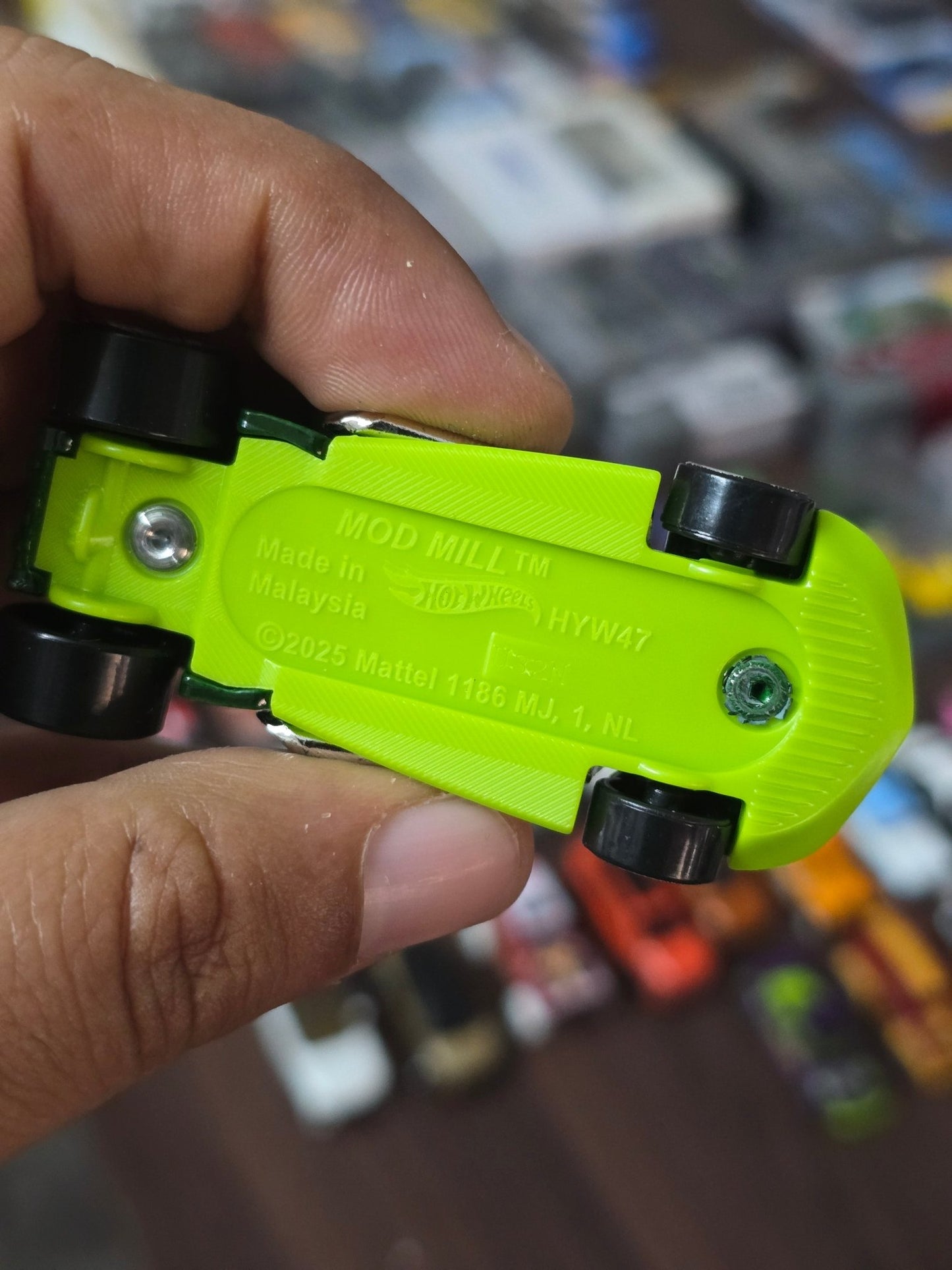 Hot Wheels Mod Mill - Green (Uncarded - New) - Kinder Logs