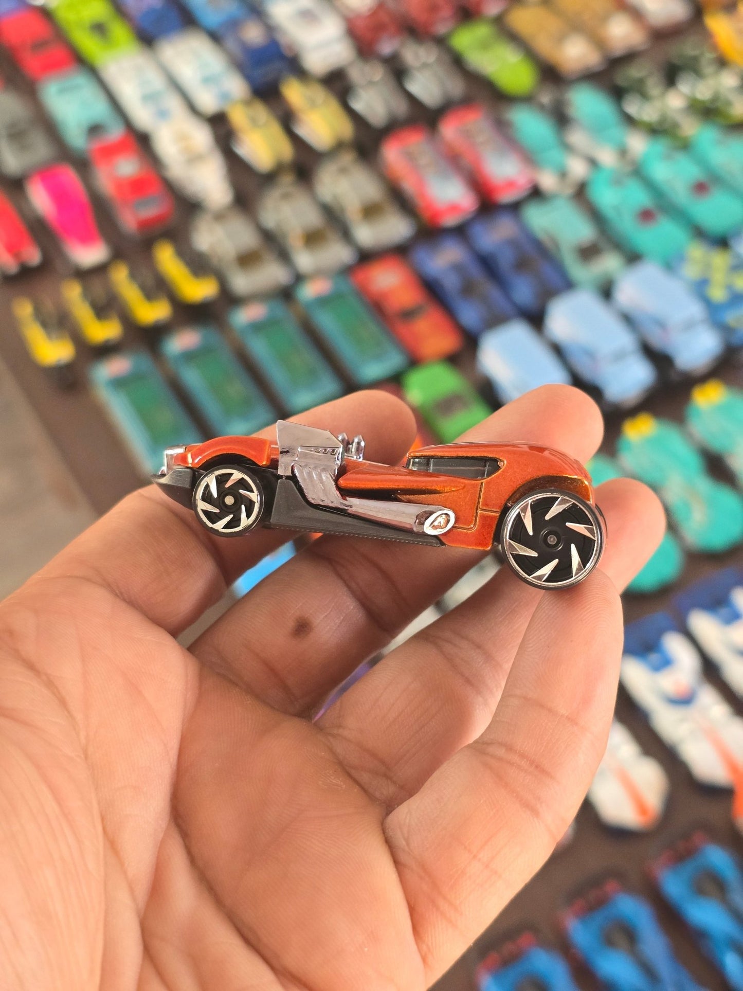 Hot Wheels Mod Mill (Uncarded - New) - Kinder Logs