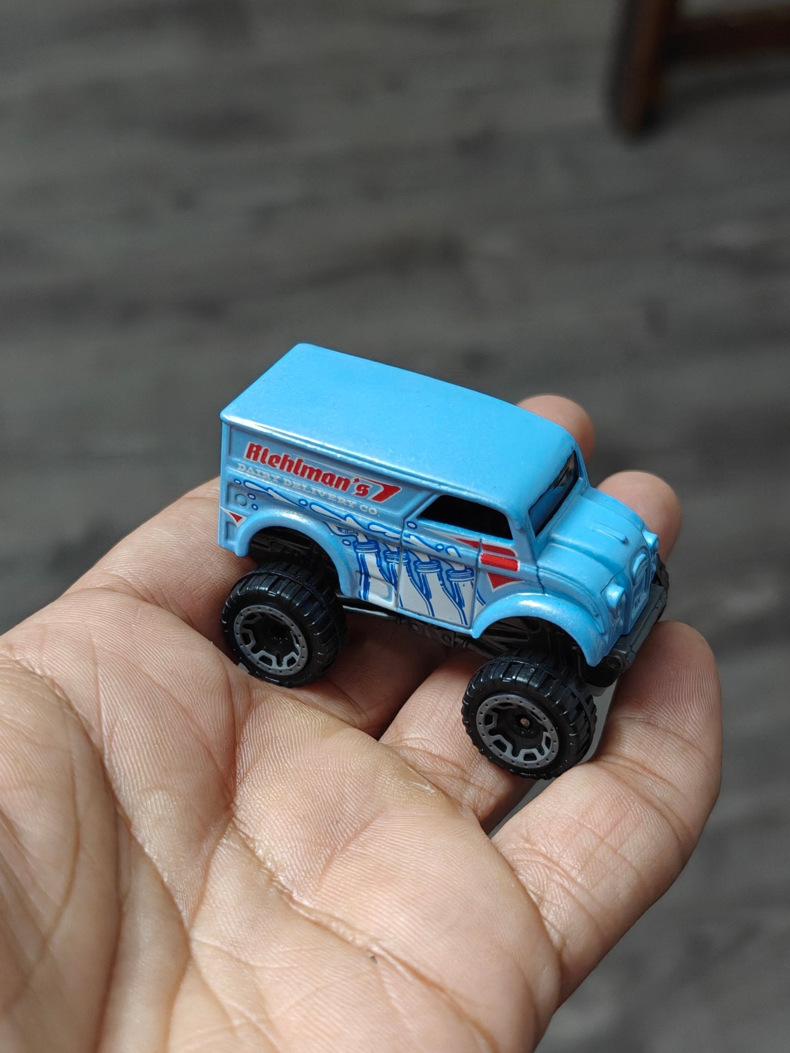 Hot Wheels Monster Dairy Delivery (Uncarded - New) - Kinder Logs