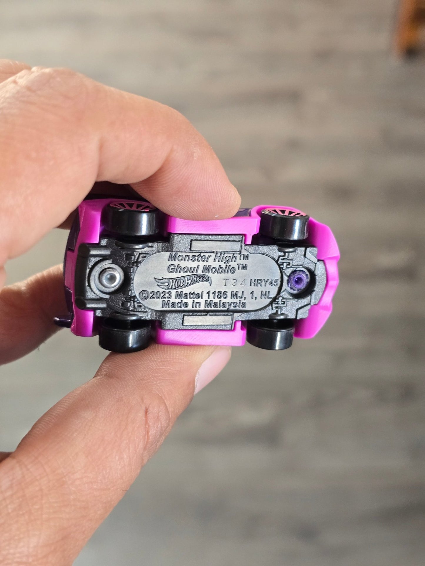 Hot Wheels Monster High Ghoul Mobile (Uncarded - New) - Kinder Logs