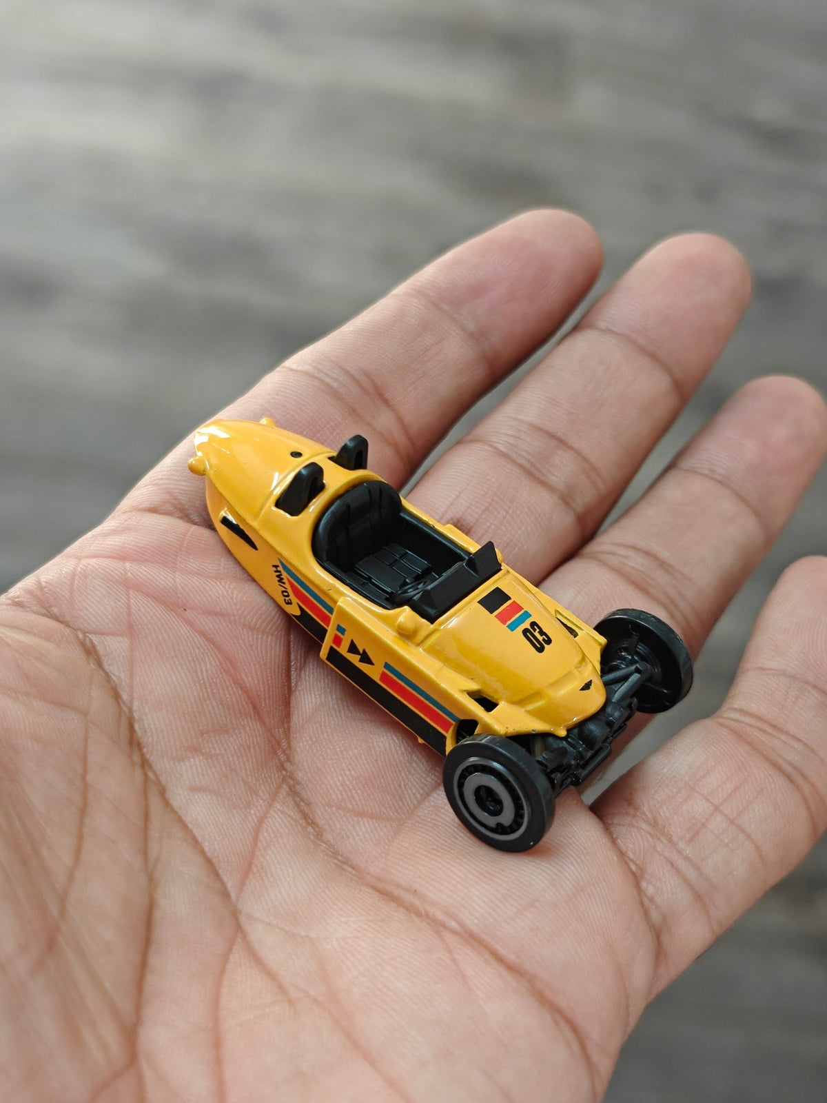 Hot Wheels Morgan Super 3 - Yellow (Uncarded - New) - Kinder Logs