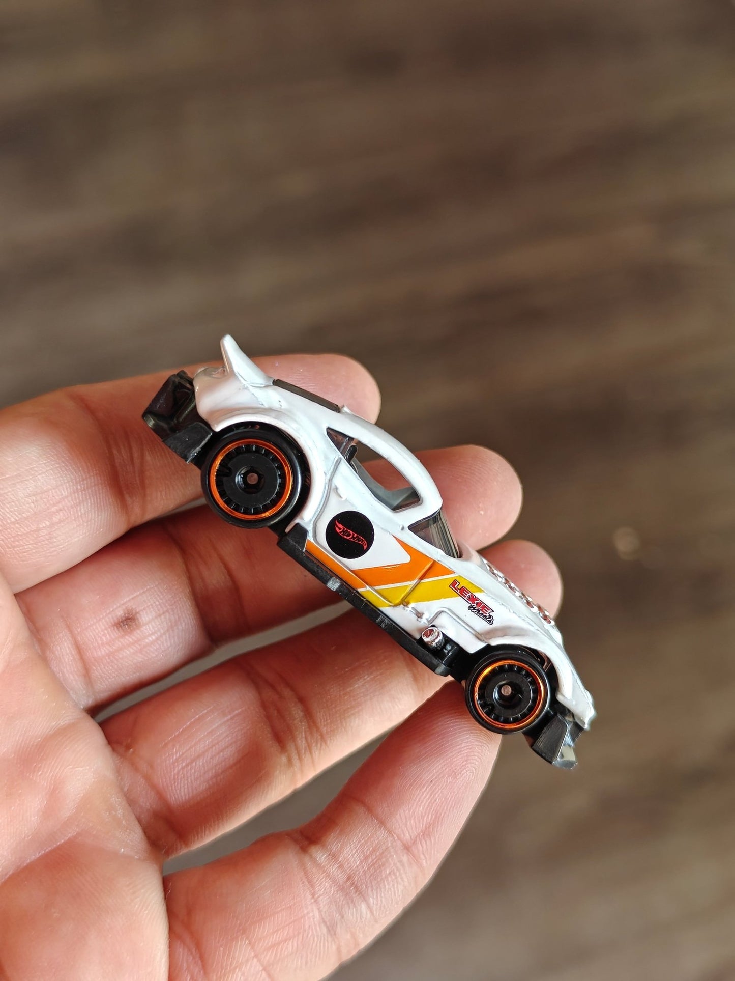Hot Wheels Muscle And Blown - White (Uncarded - New) - Kinder Logs