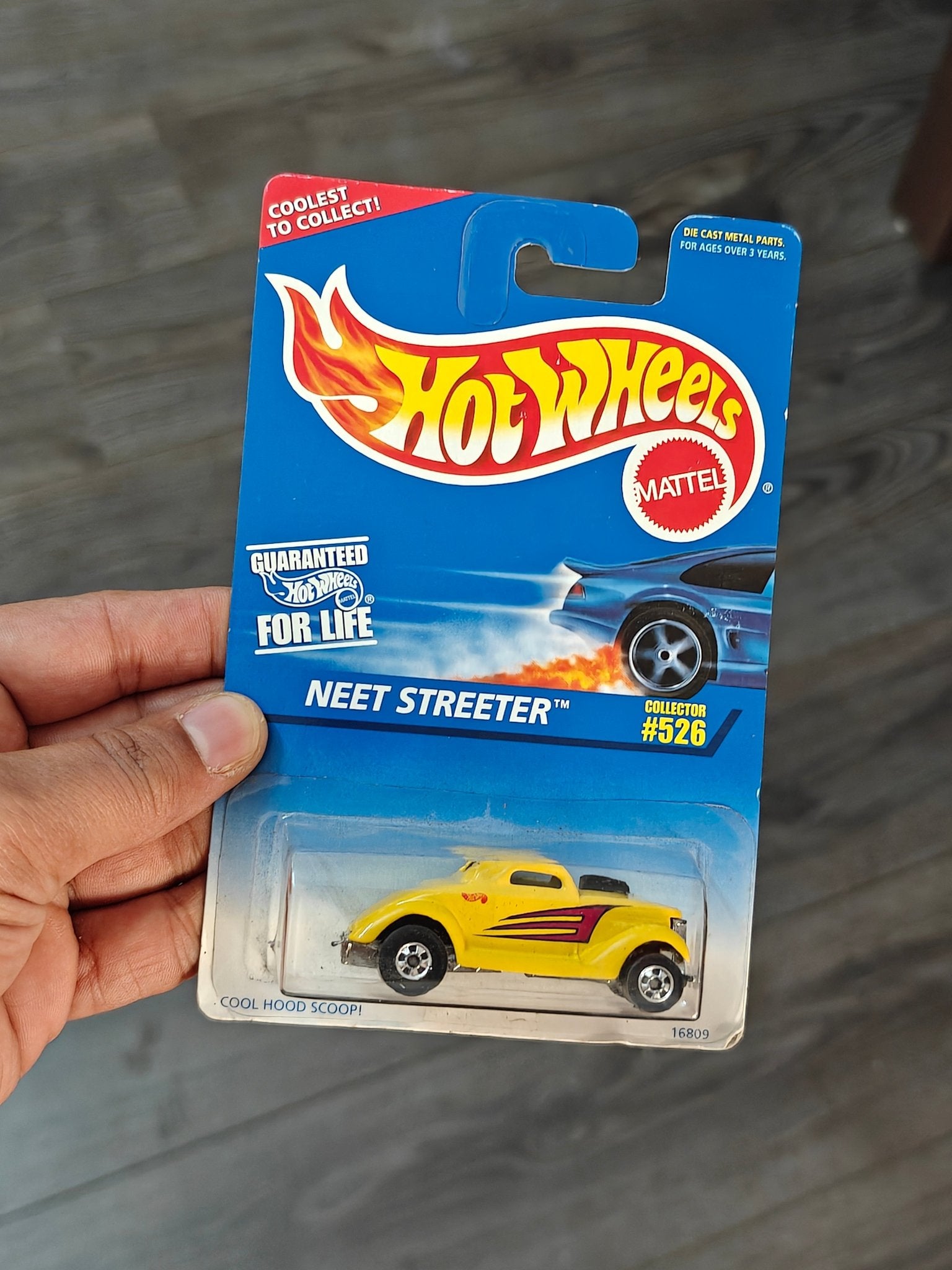Hot Wheels Neet Streeter - Cool Hood Scoop! (Imported) - Kinder Logs
