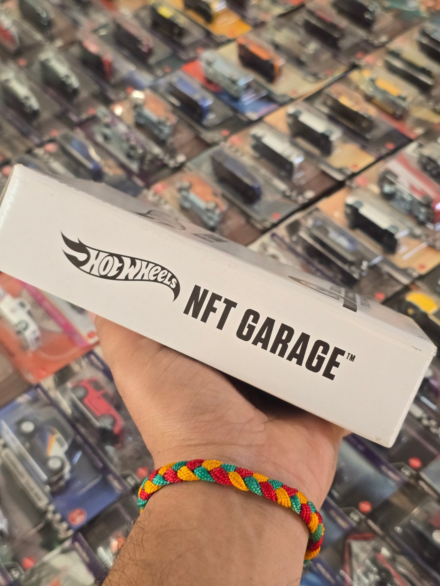 Hot Wheels NFT 1970 Dodge Power Wagon - Kinder Logs