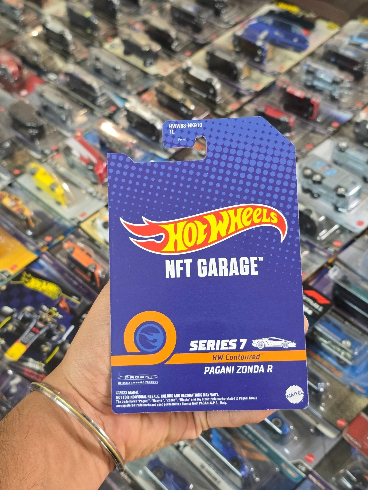 Hot Wheels NFT Pagani Zonda R (Spectraflame Red) - Kinder Logs