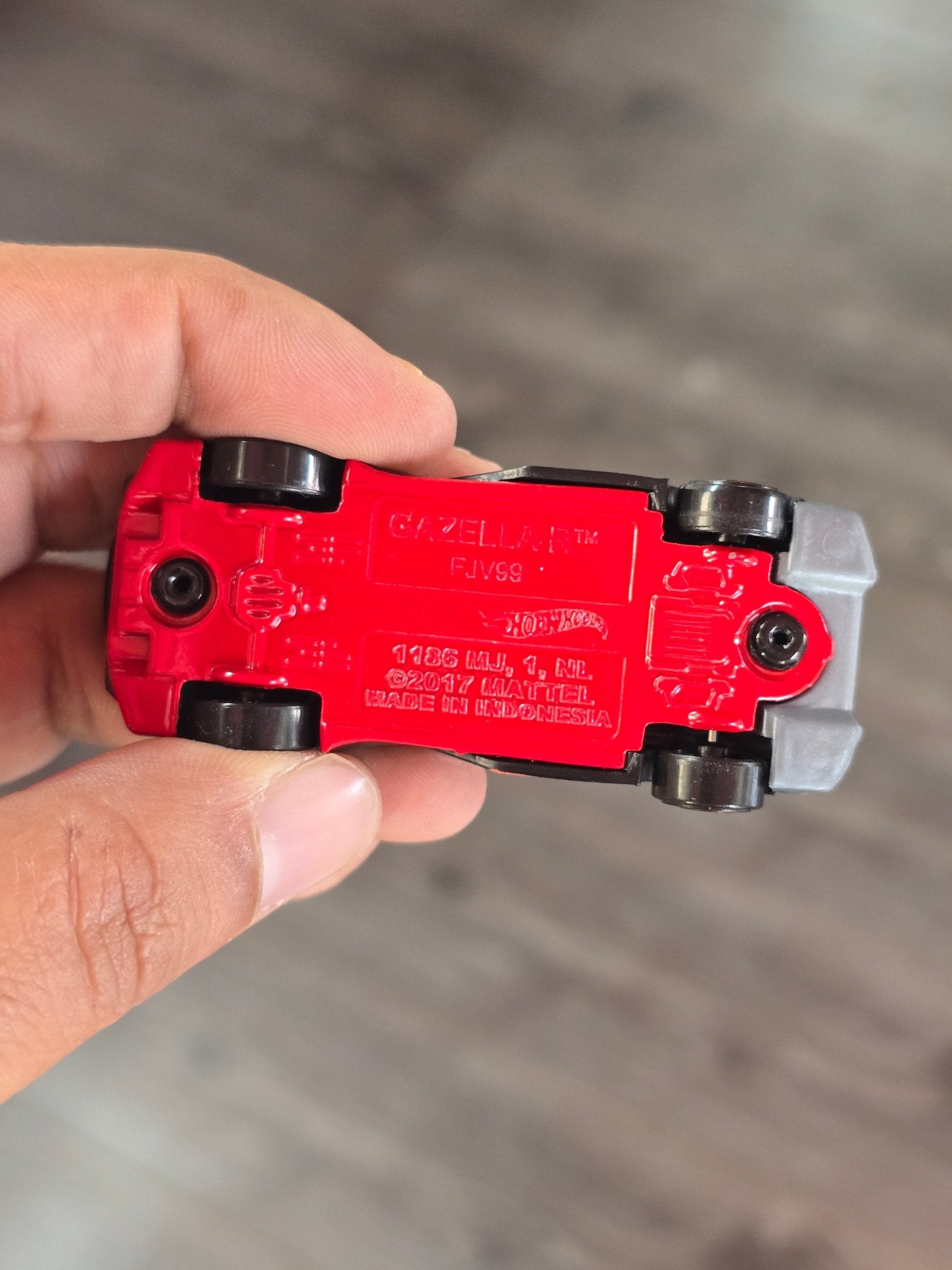 Hot Wheels Nightburnerz Gazella R (Uncarded - New) - Kinder Logs