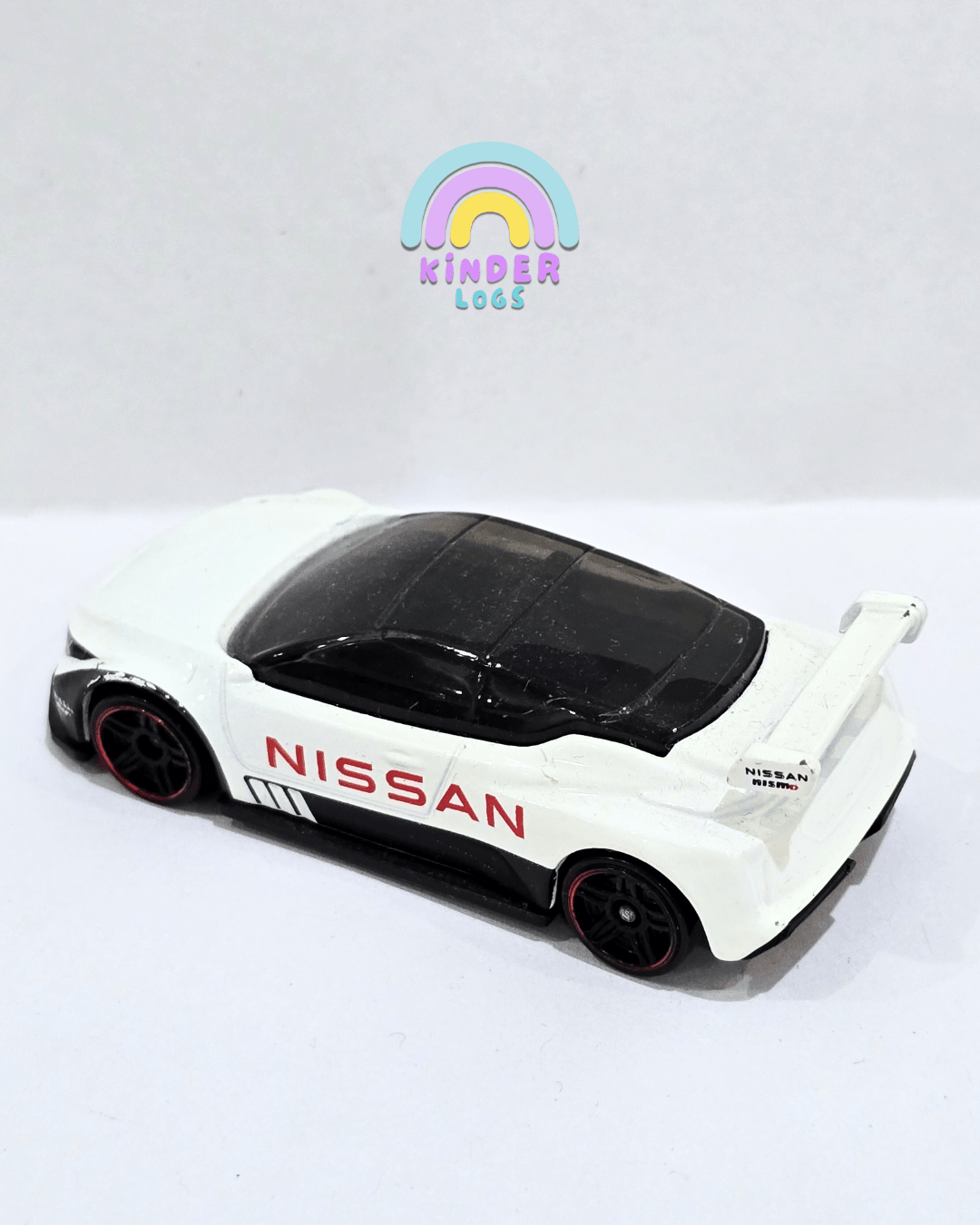 Hot Wheels Nissan Leaf Nismo (Used Car) - Kinder Logs